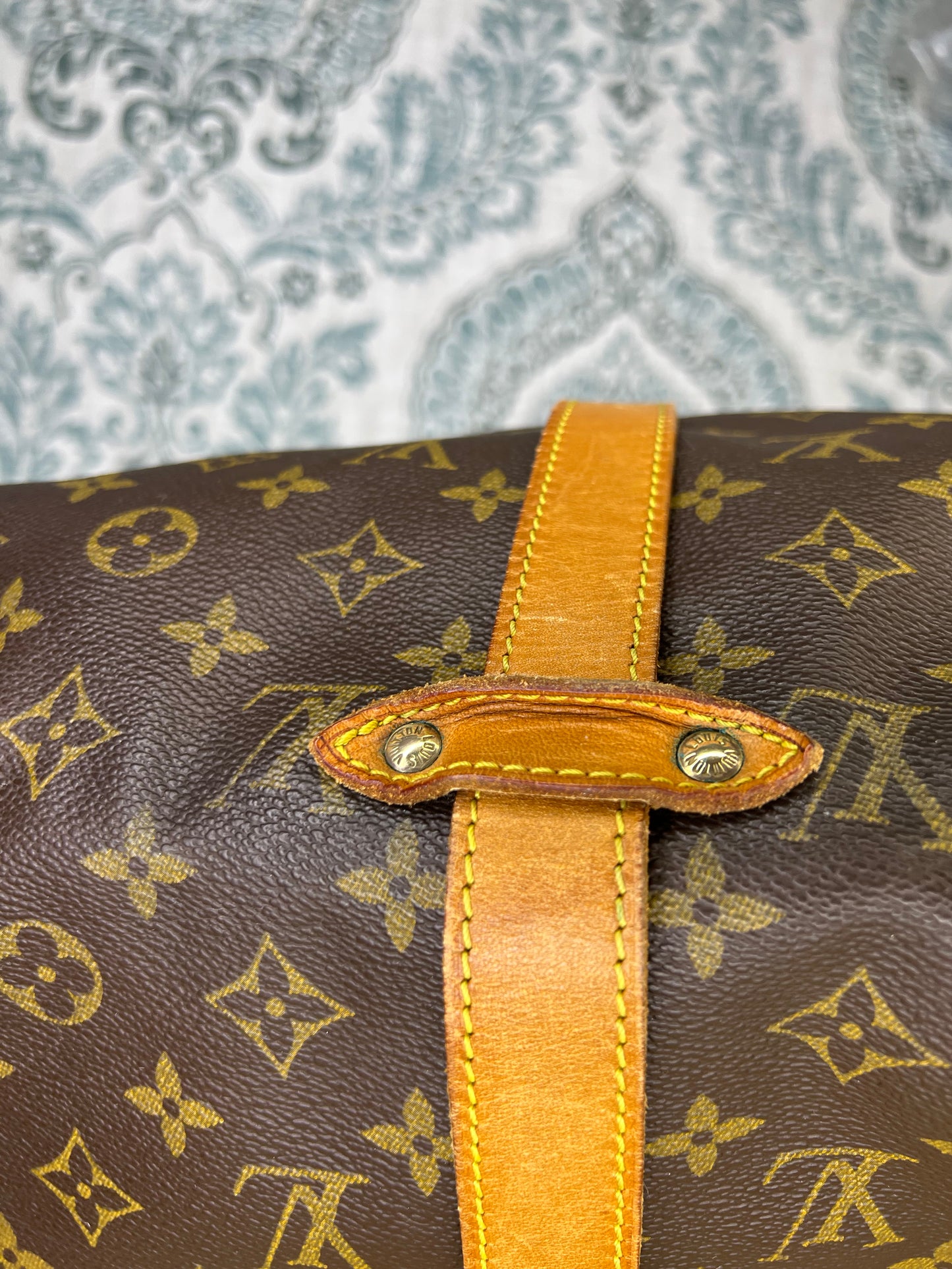 Louis Vuitton Saumur 35