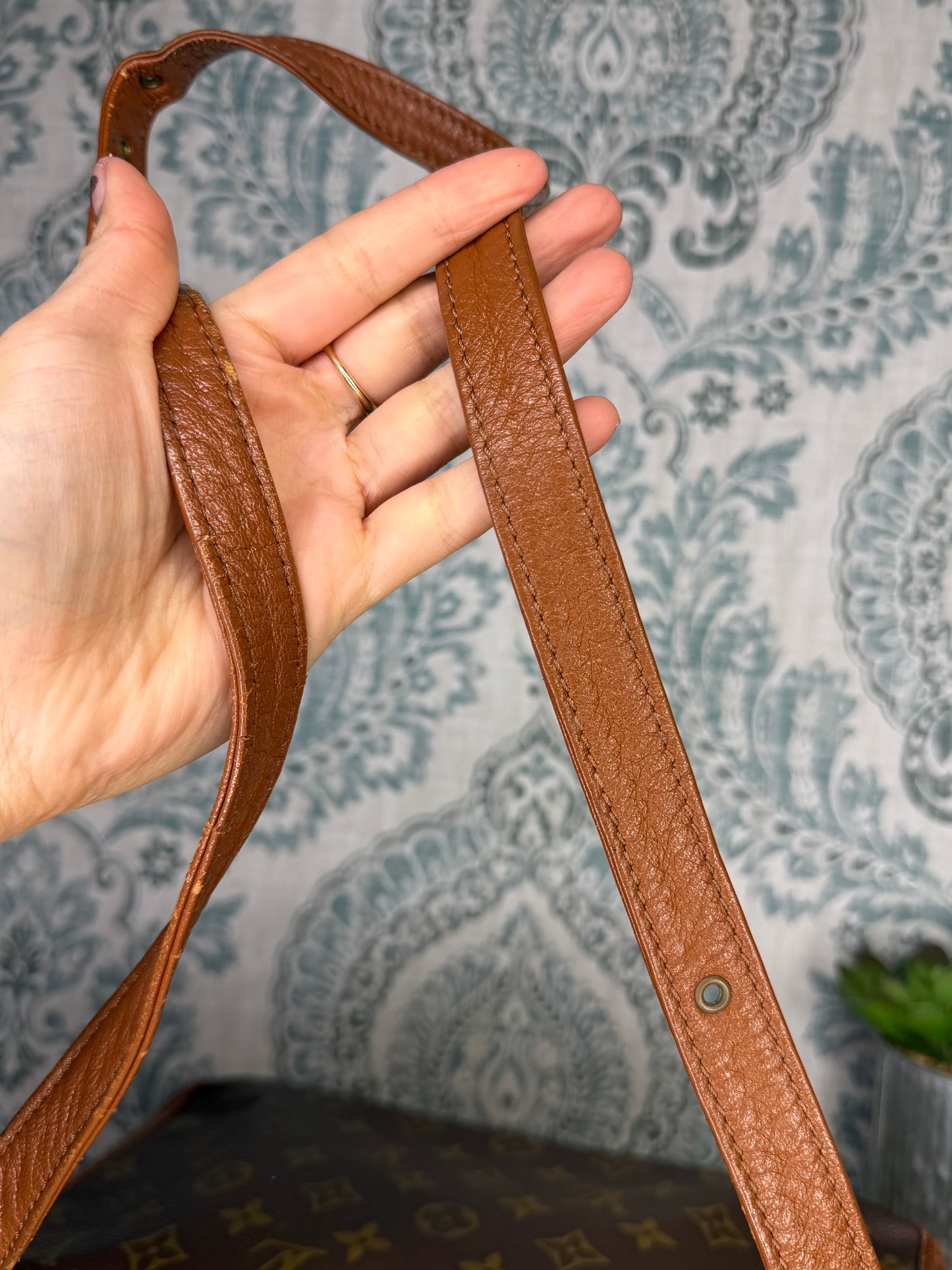 Louis Vuitton Sac Bandouliere 30 (needs new zipper)