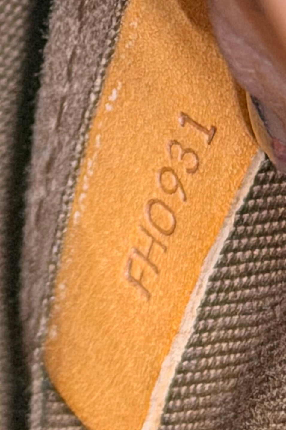 Louis Vuitton Saumur 35
