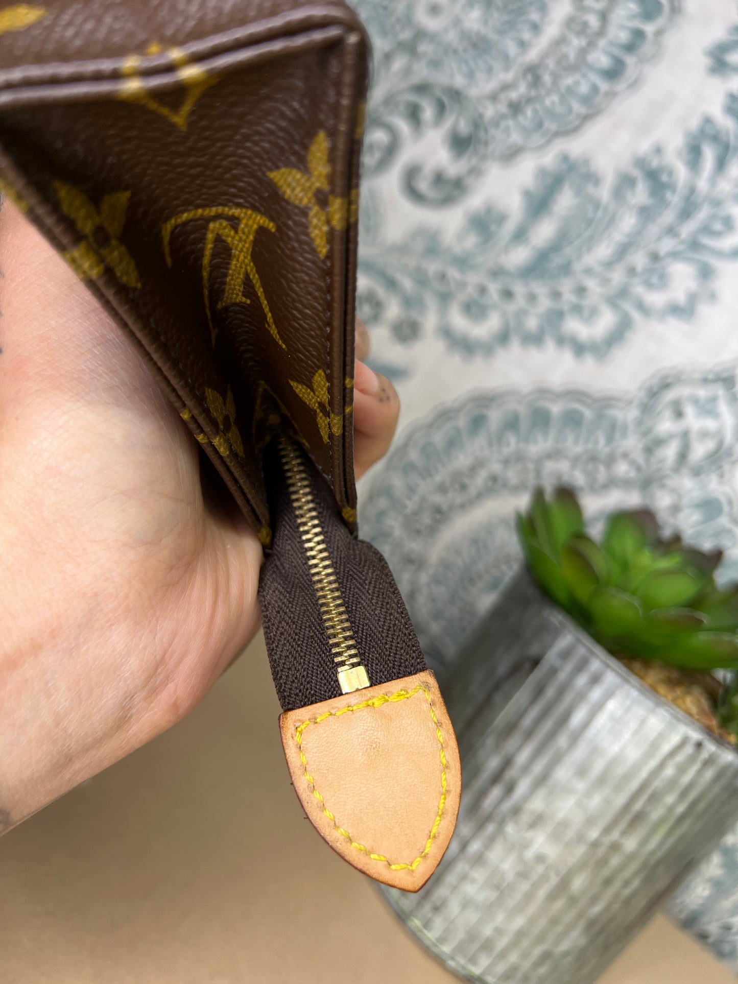 Louis Vuitton Toiletry 15