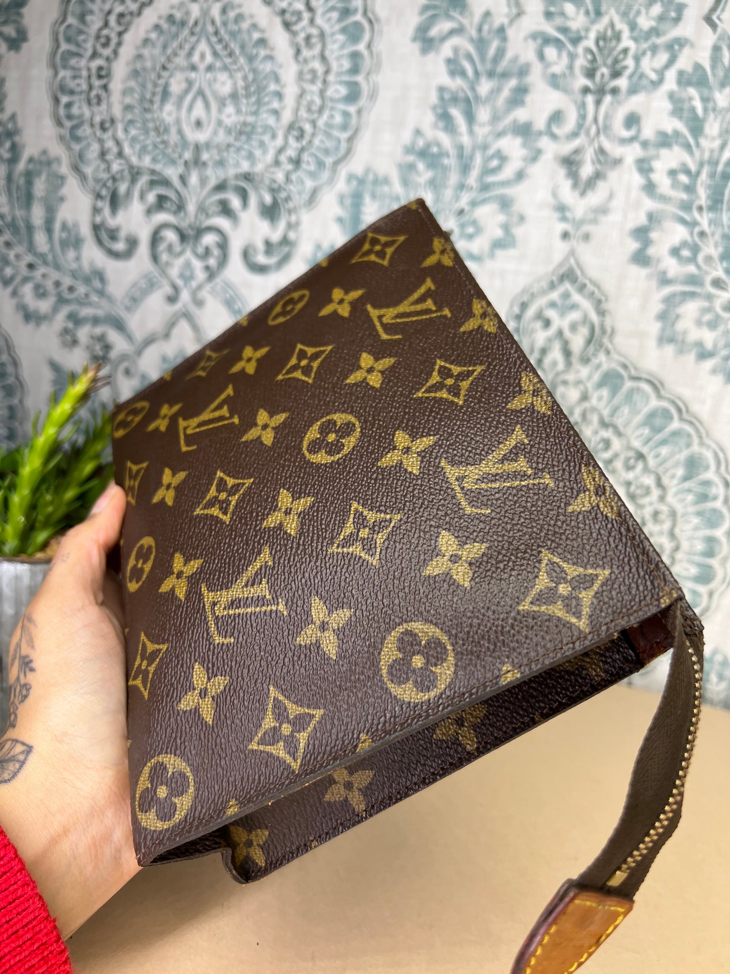 Louis Vuitton Toiletry 19