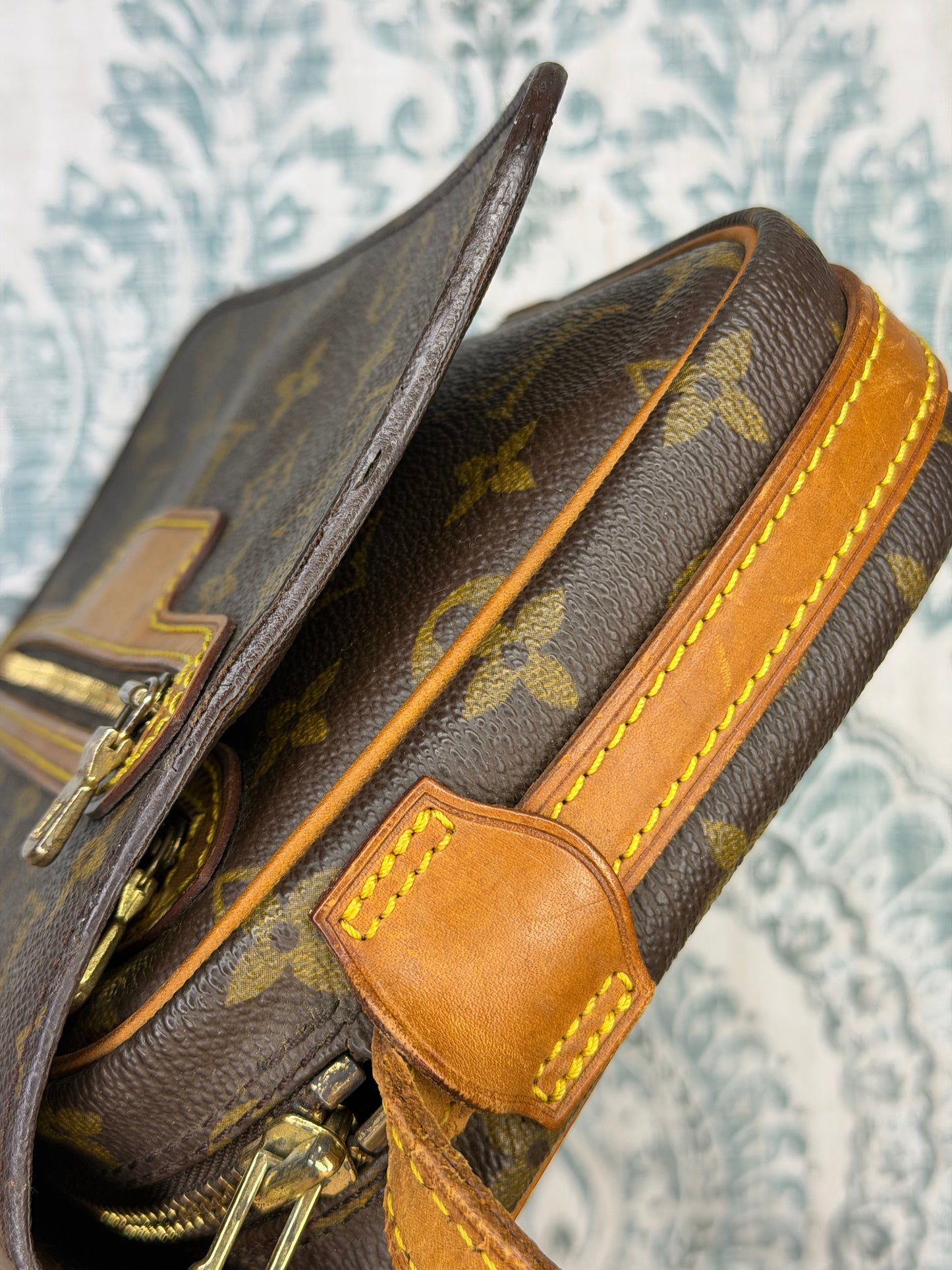 Louis Vuitton Saint Germain 24