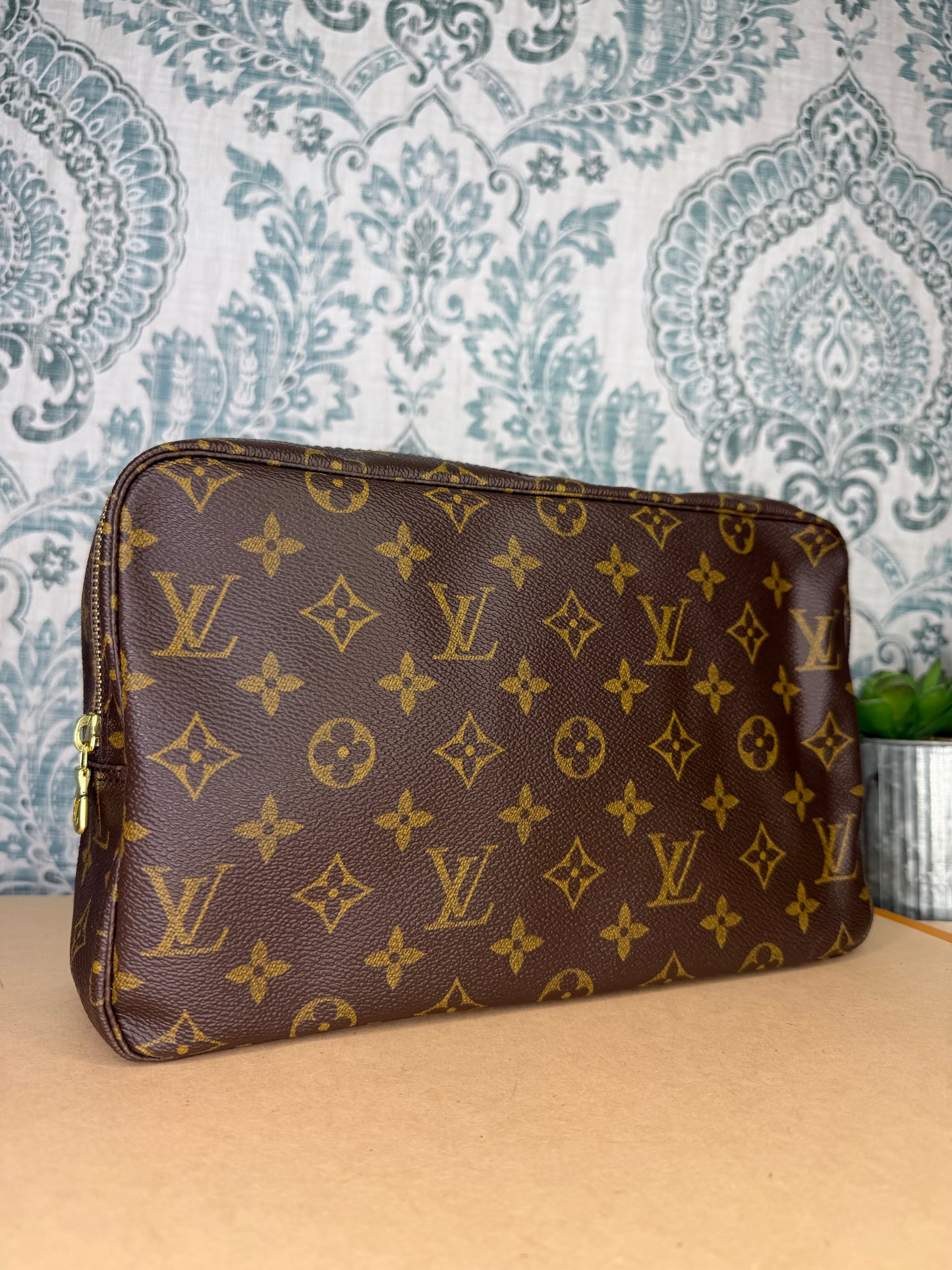 Louis Vuitton Trousse 28