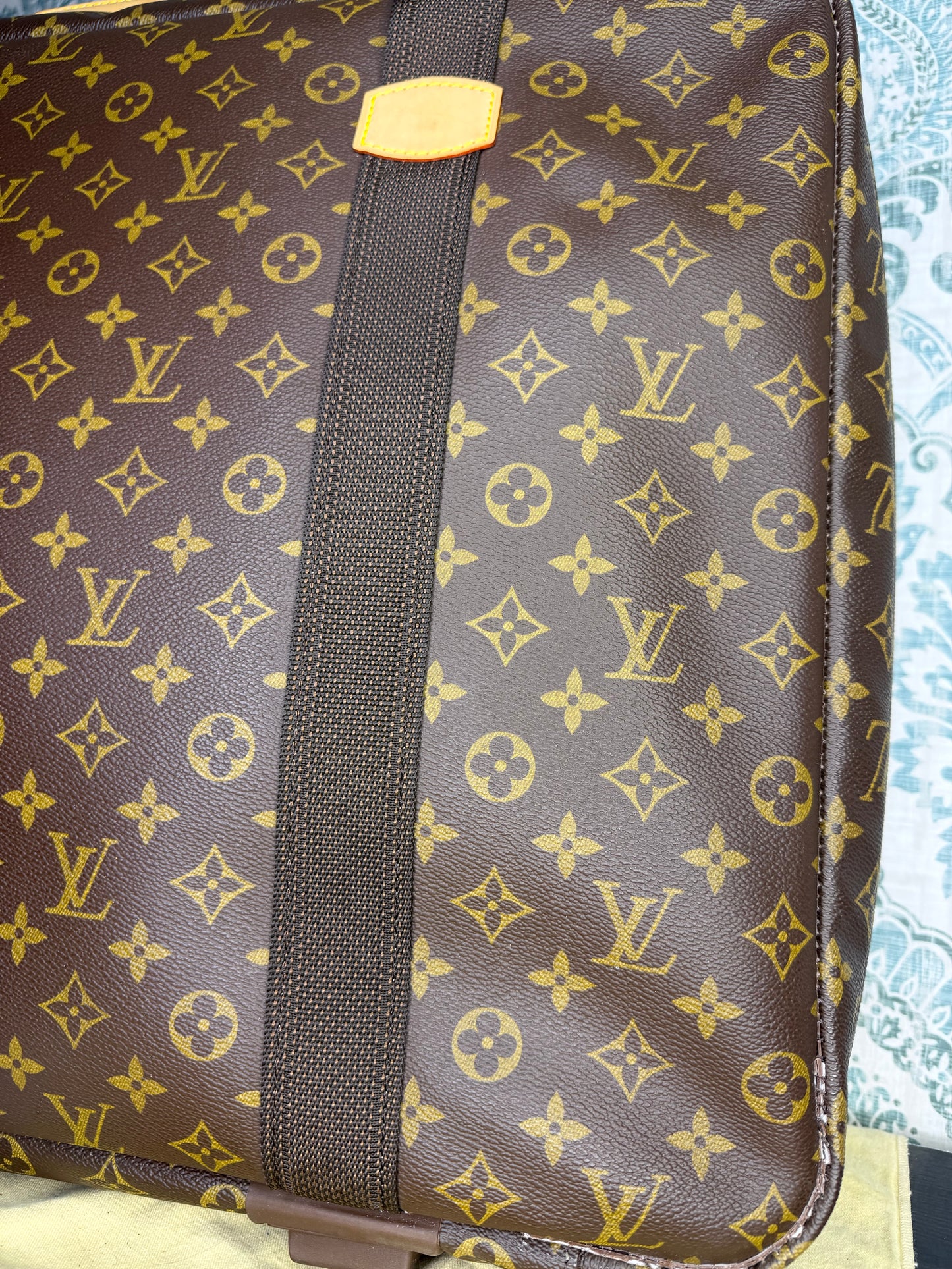Louis Vuitton Satellite 60 Suit Case