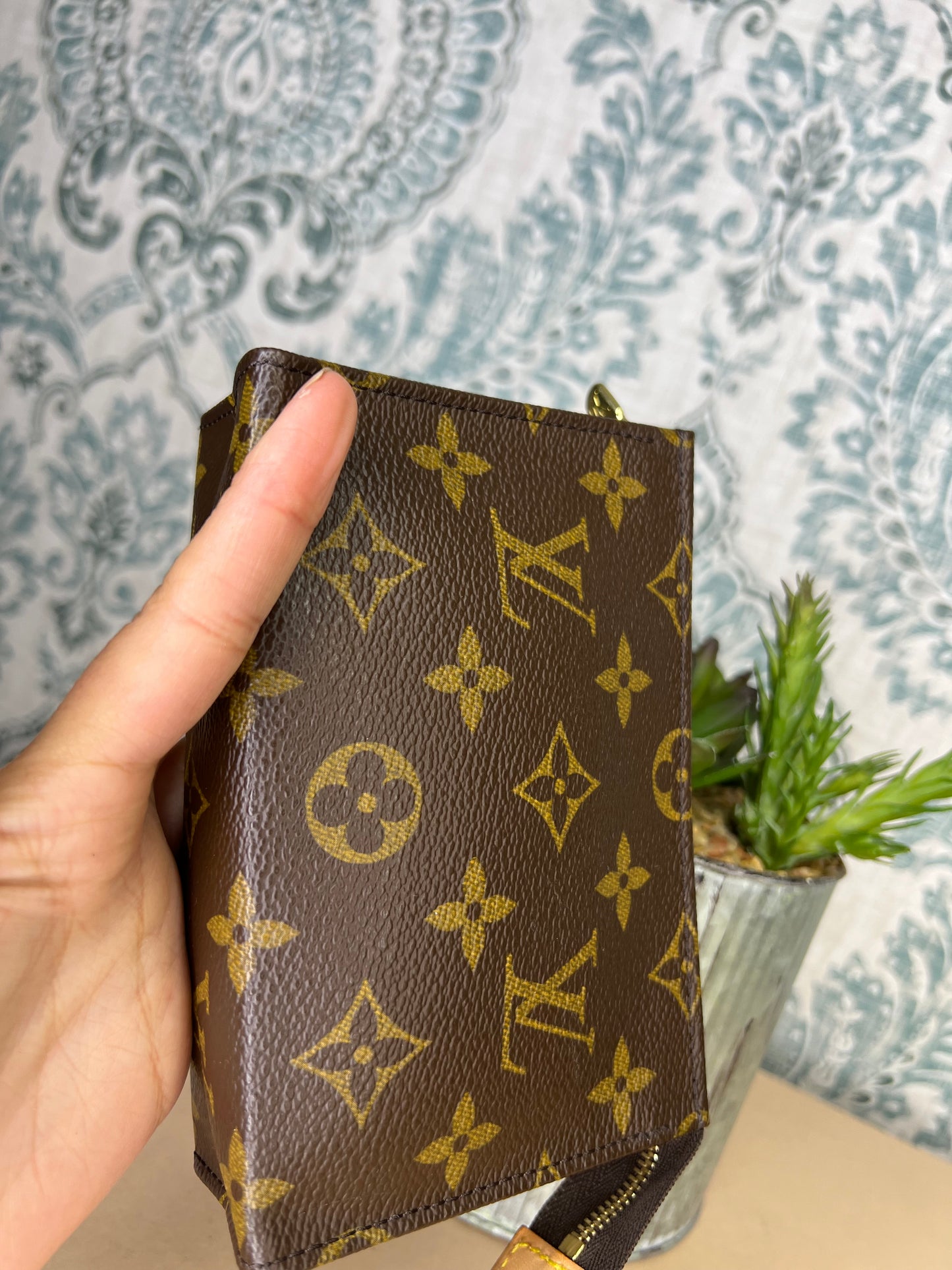 Louis Vuitton Toiletry 15