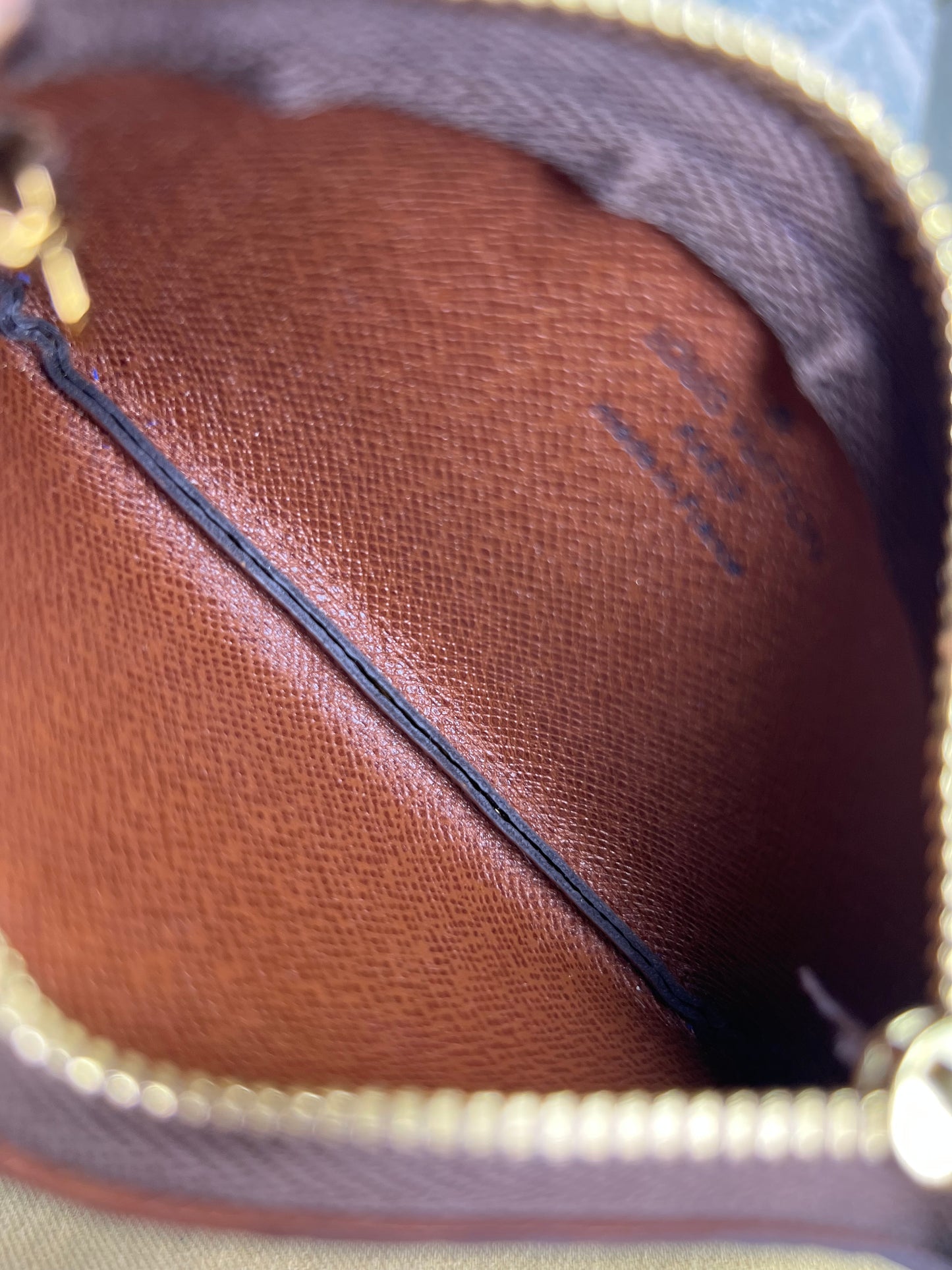 Louis Vuitton Monogram Key Cles