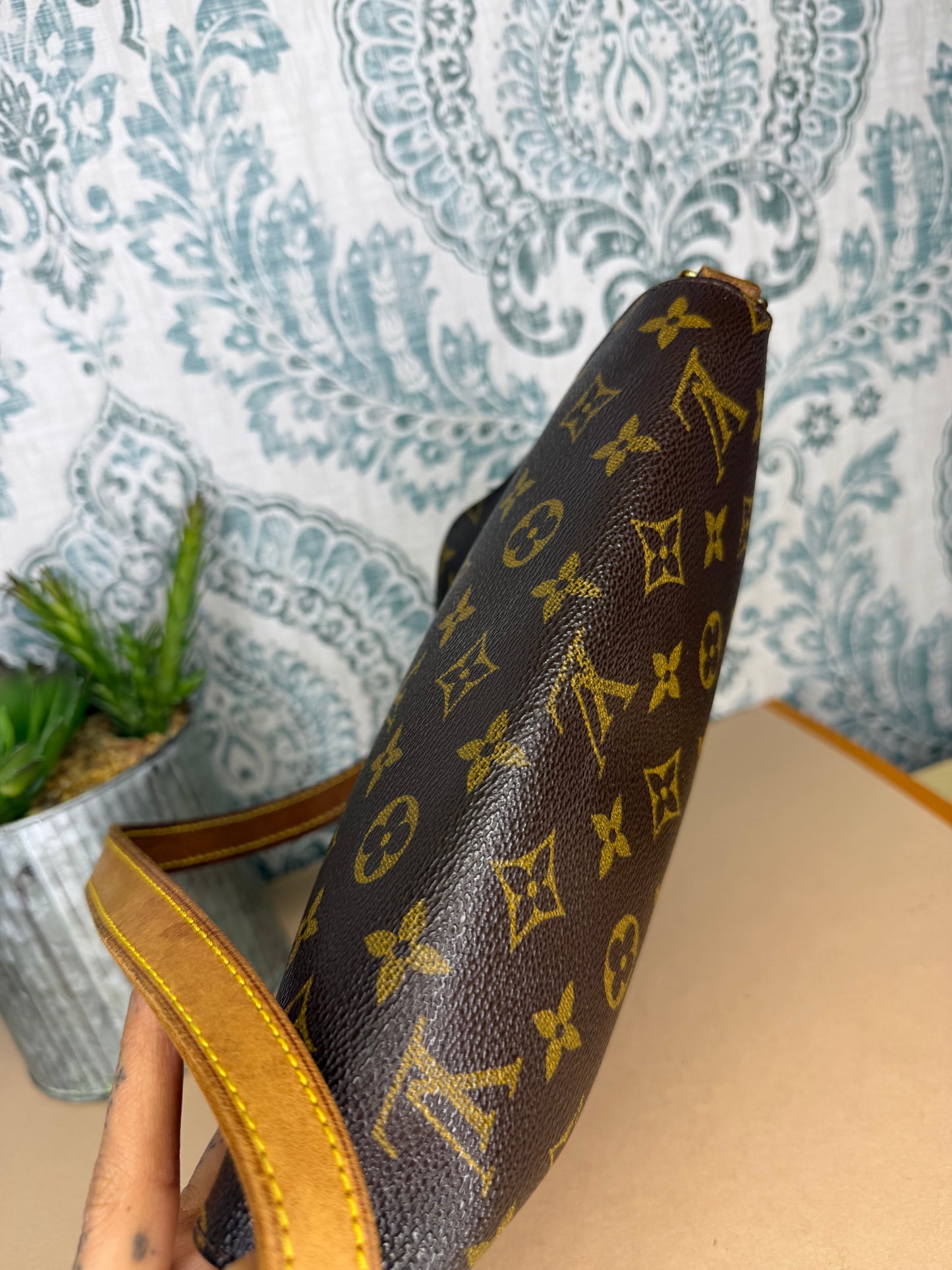 Louis Vuitton Musette Tango (short strap version)