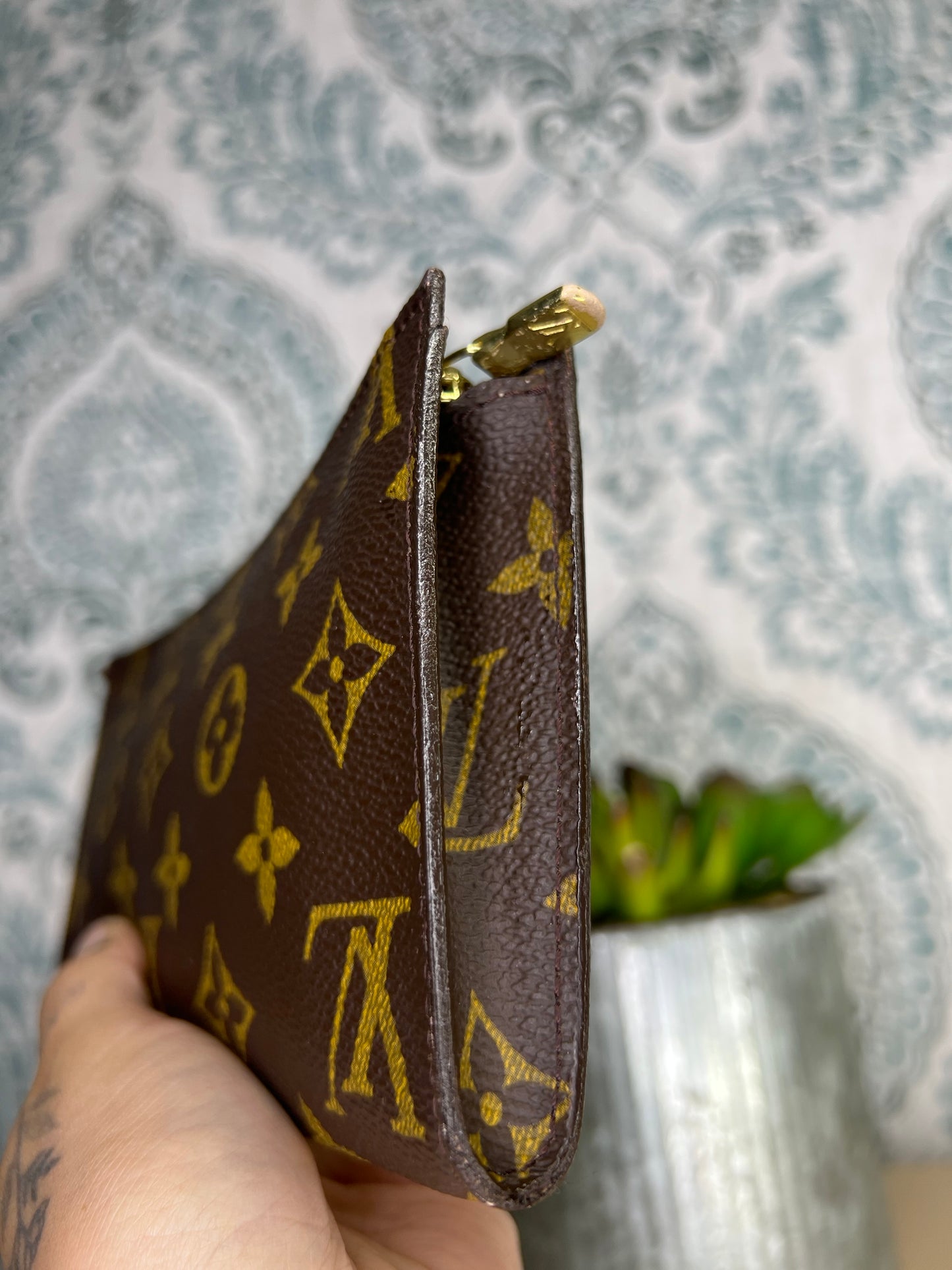 Louis Vuitton Bucket GM Pouch