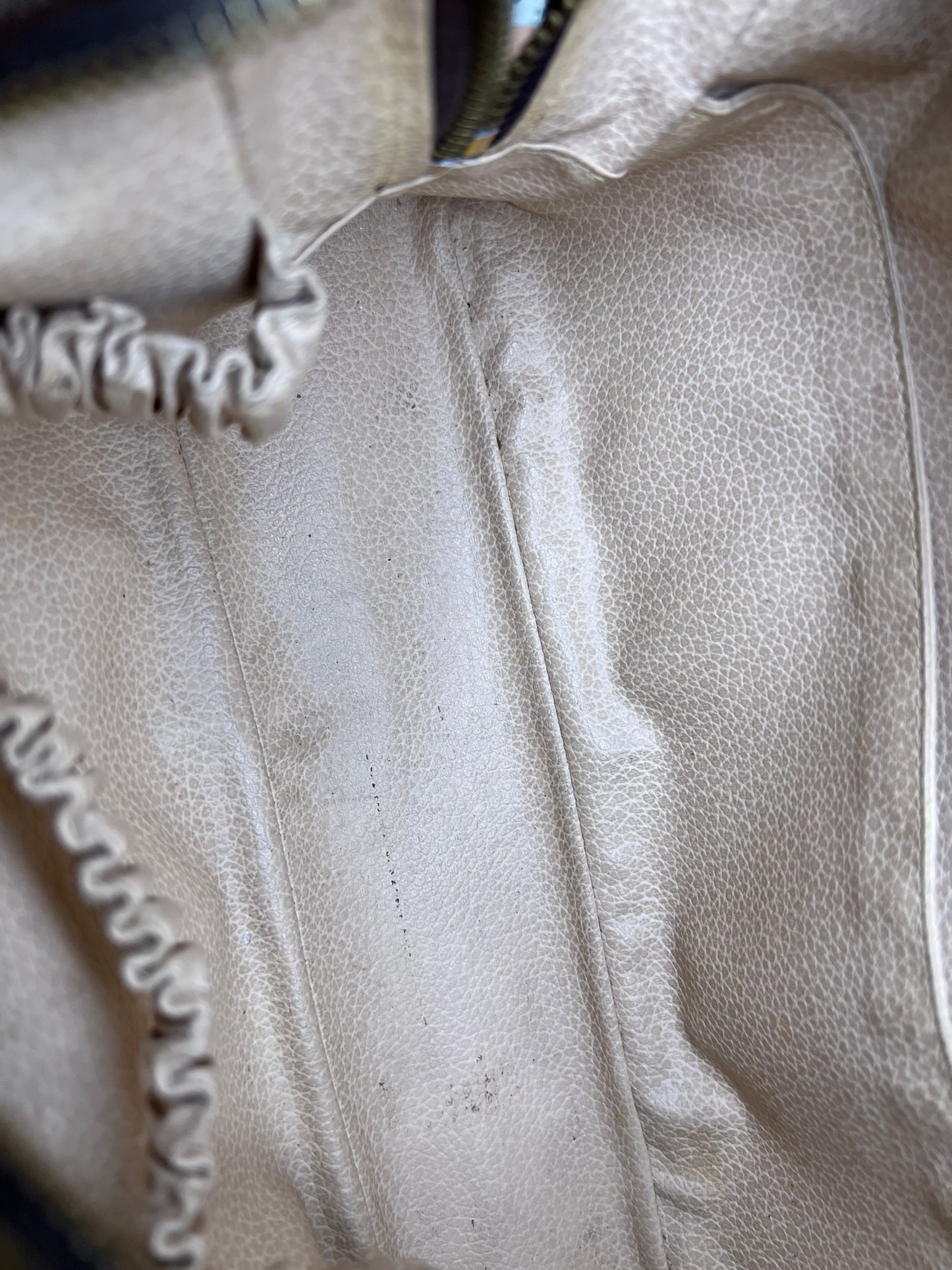 Louis Vuitton Trousse 28