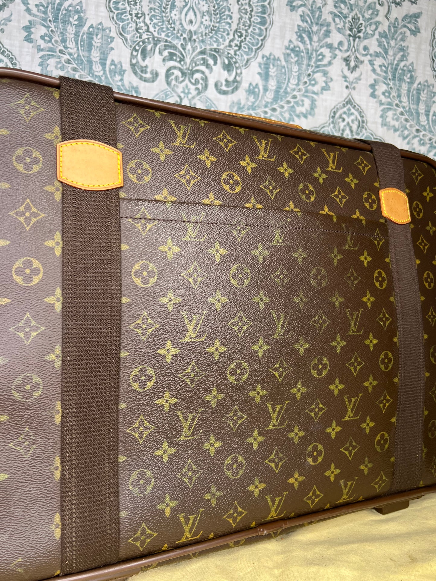 Satellite 53 Suit Case