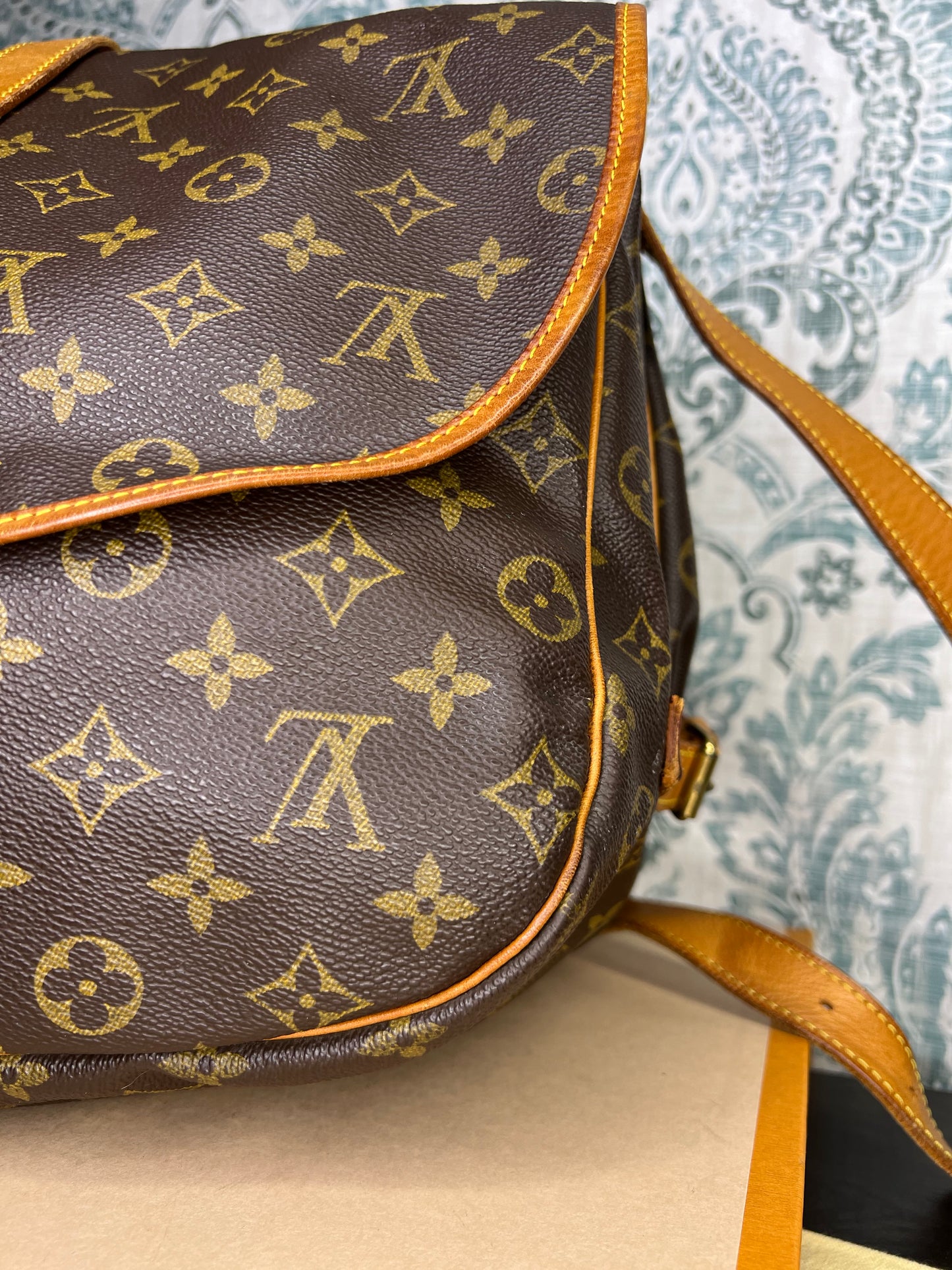 Louis Vuitton Saumur 35