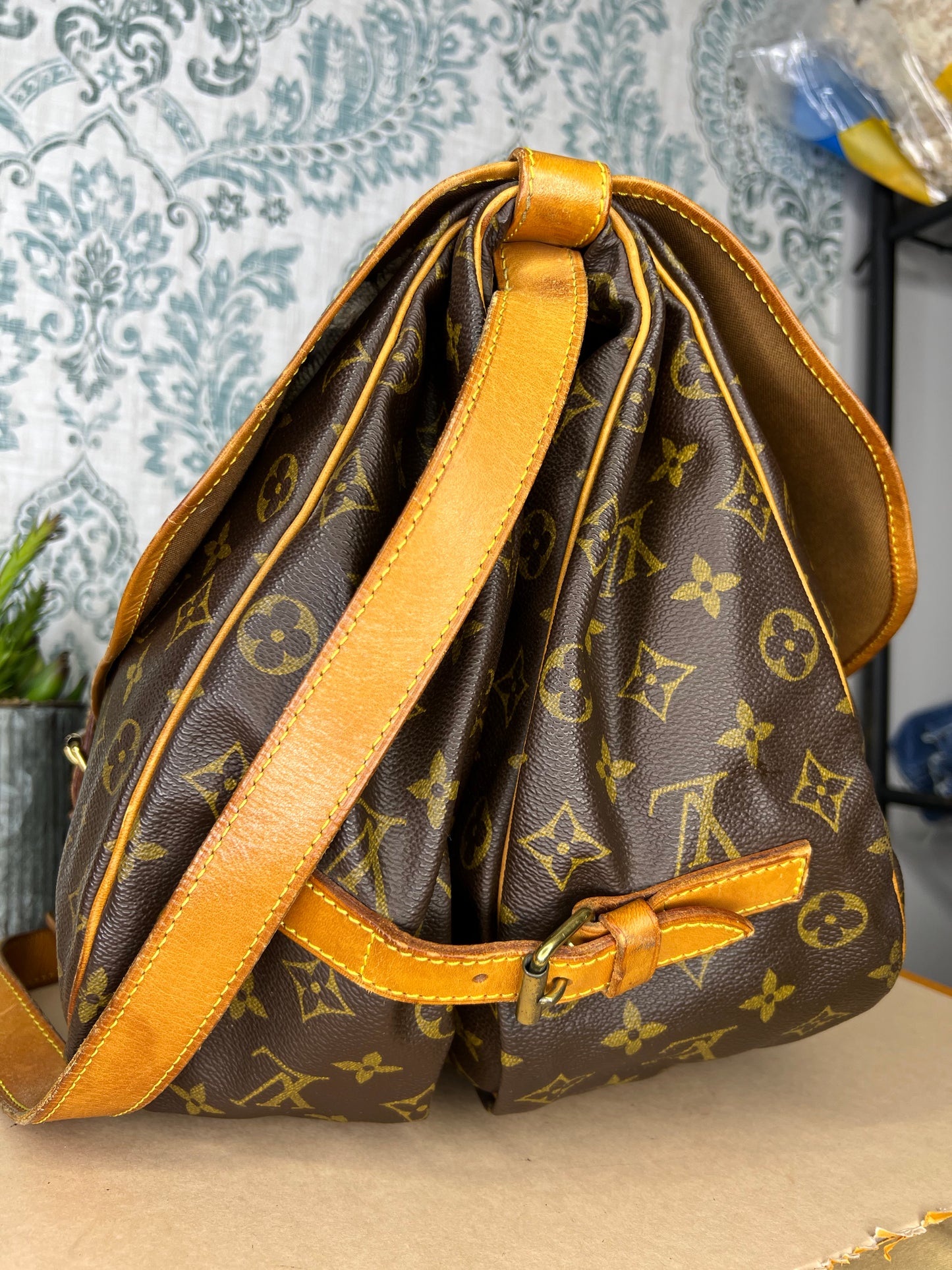 Louis Vuitton Saumur 35