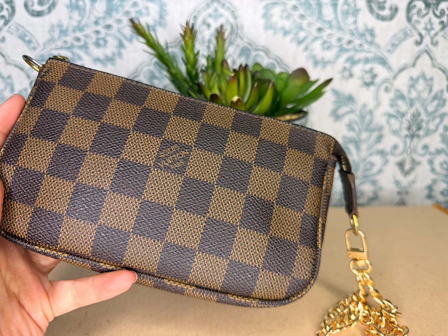 Louis Vuitton Damier Ebene Bucket Pochette
