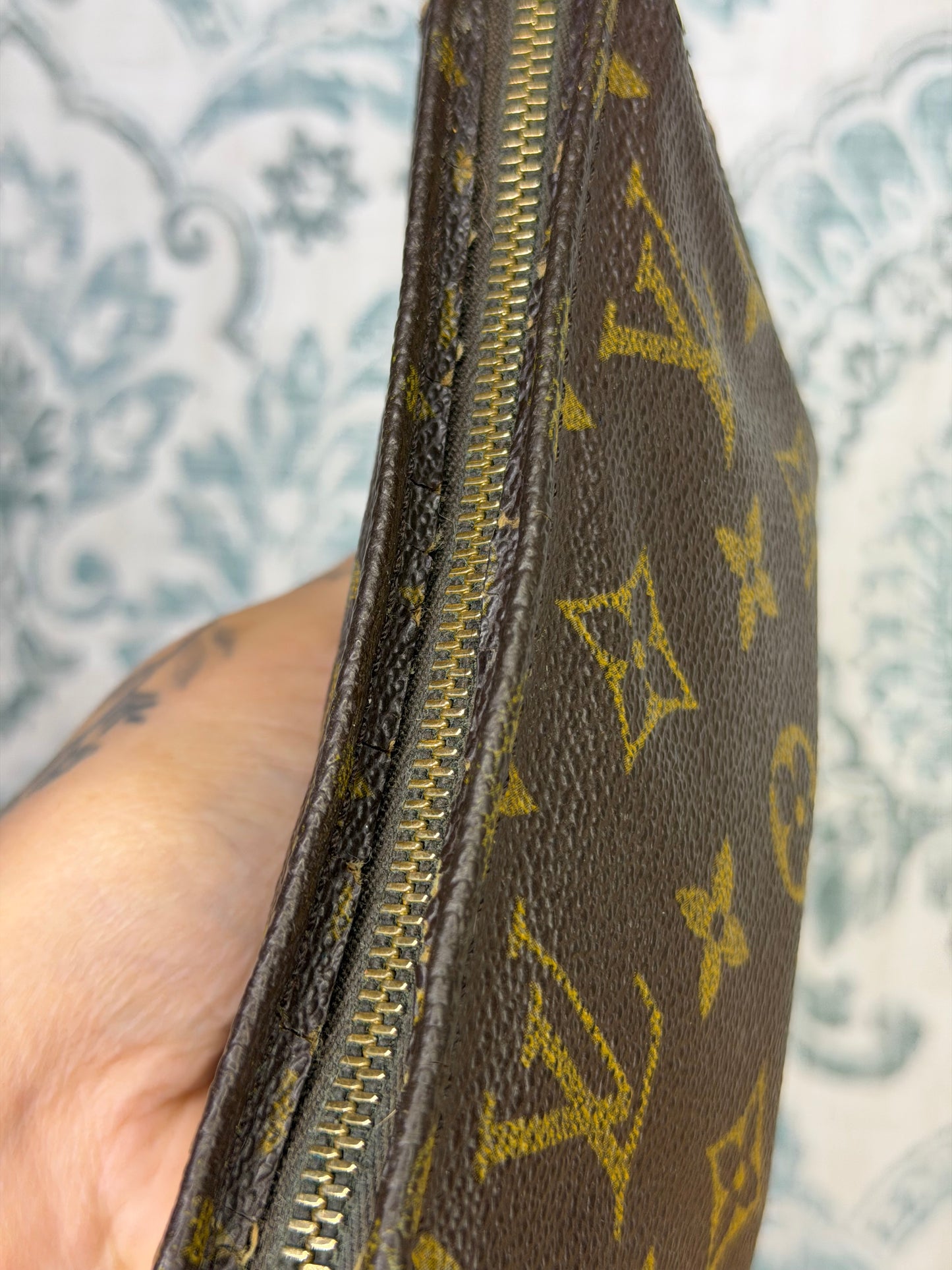 Louis Vuitton Toiletry 15