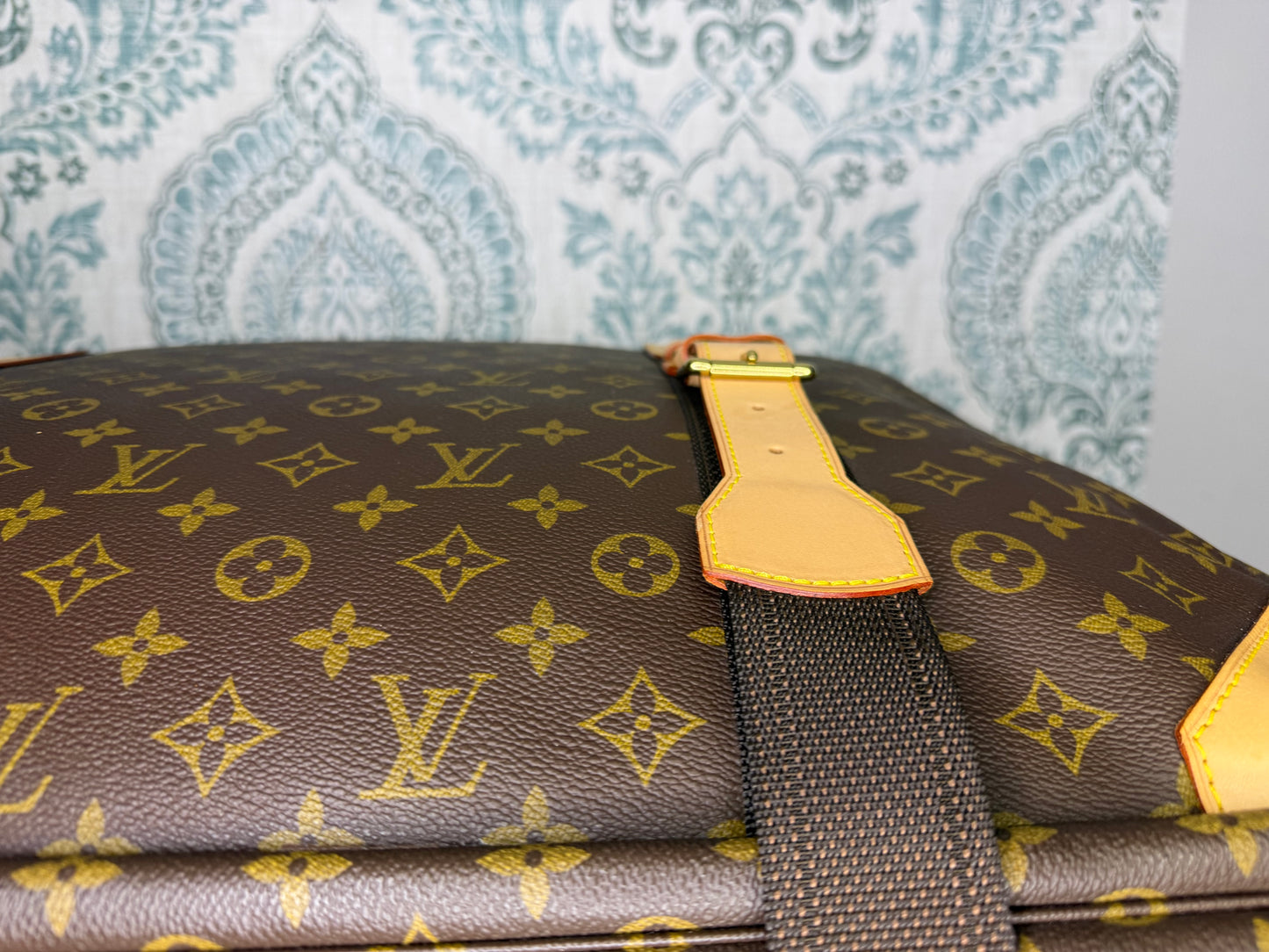 Louis Vuitton Satellite 60 Suit Case