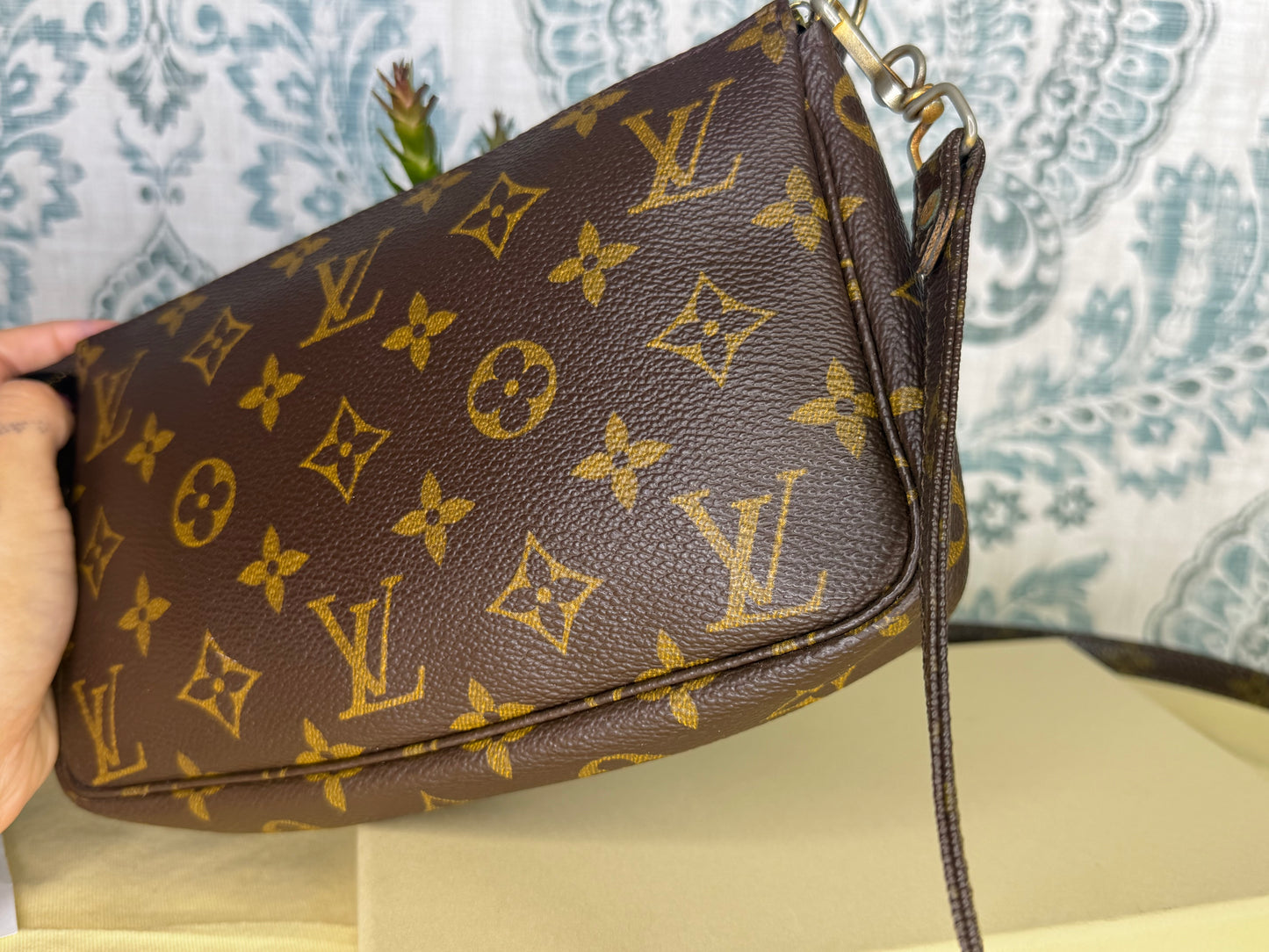 Louis Vuitton Pochette Accessories with Monogram Strap