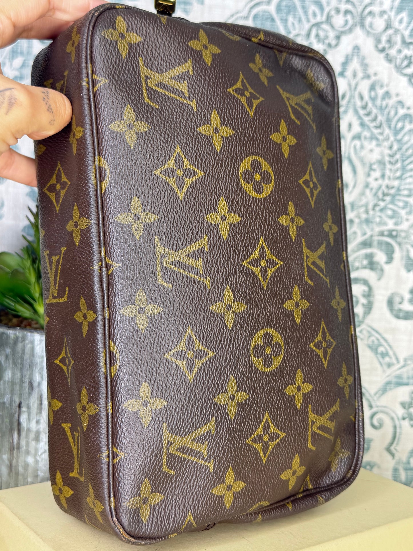 Louis Vuitton Trousse 23
