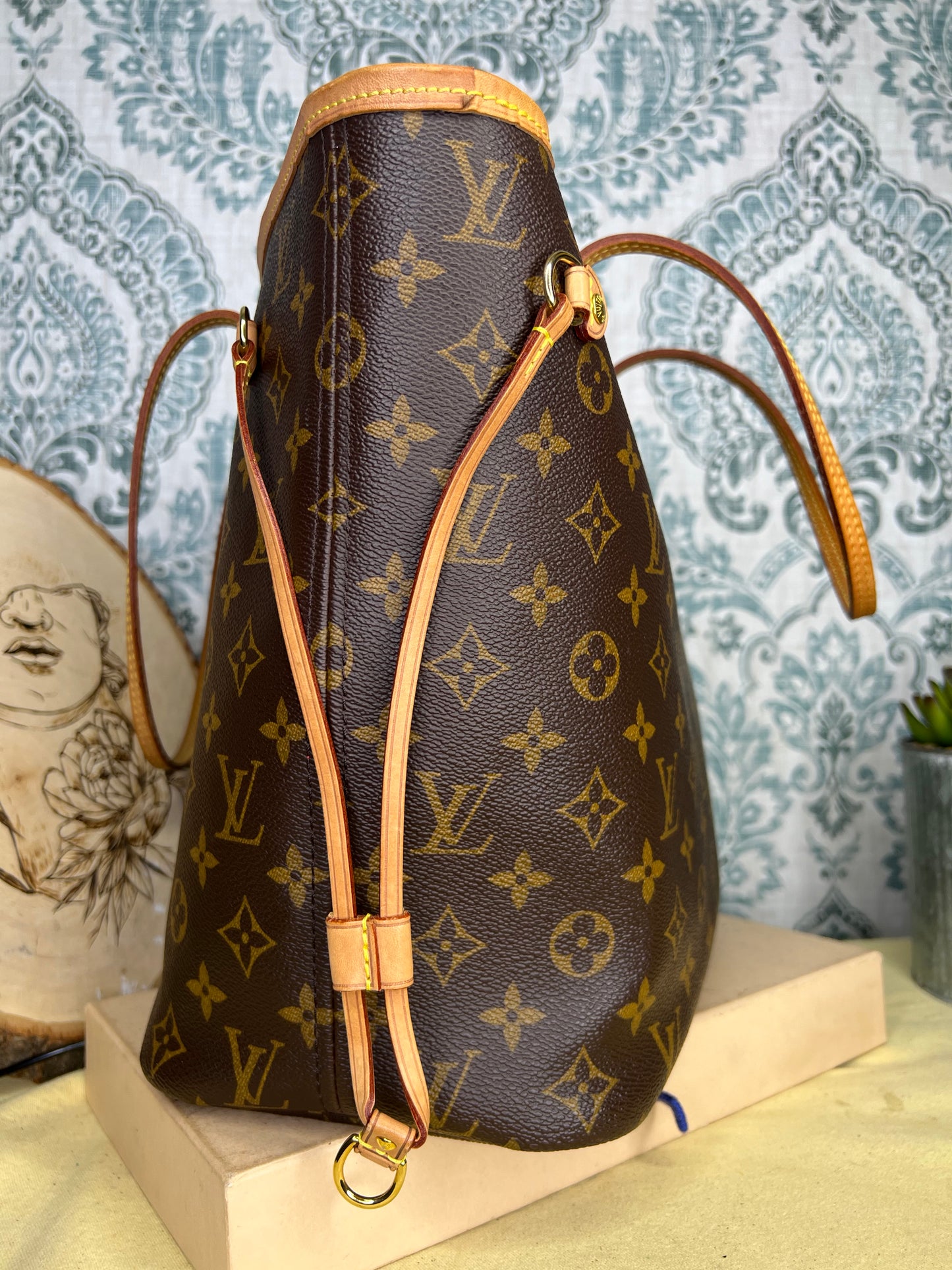 Neverfull MM Cherry Red