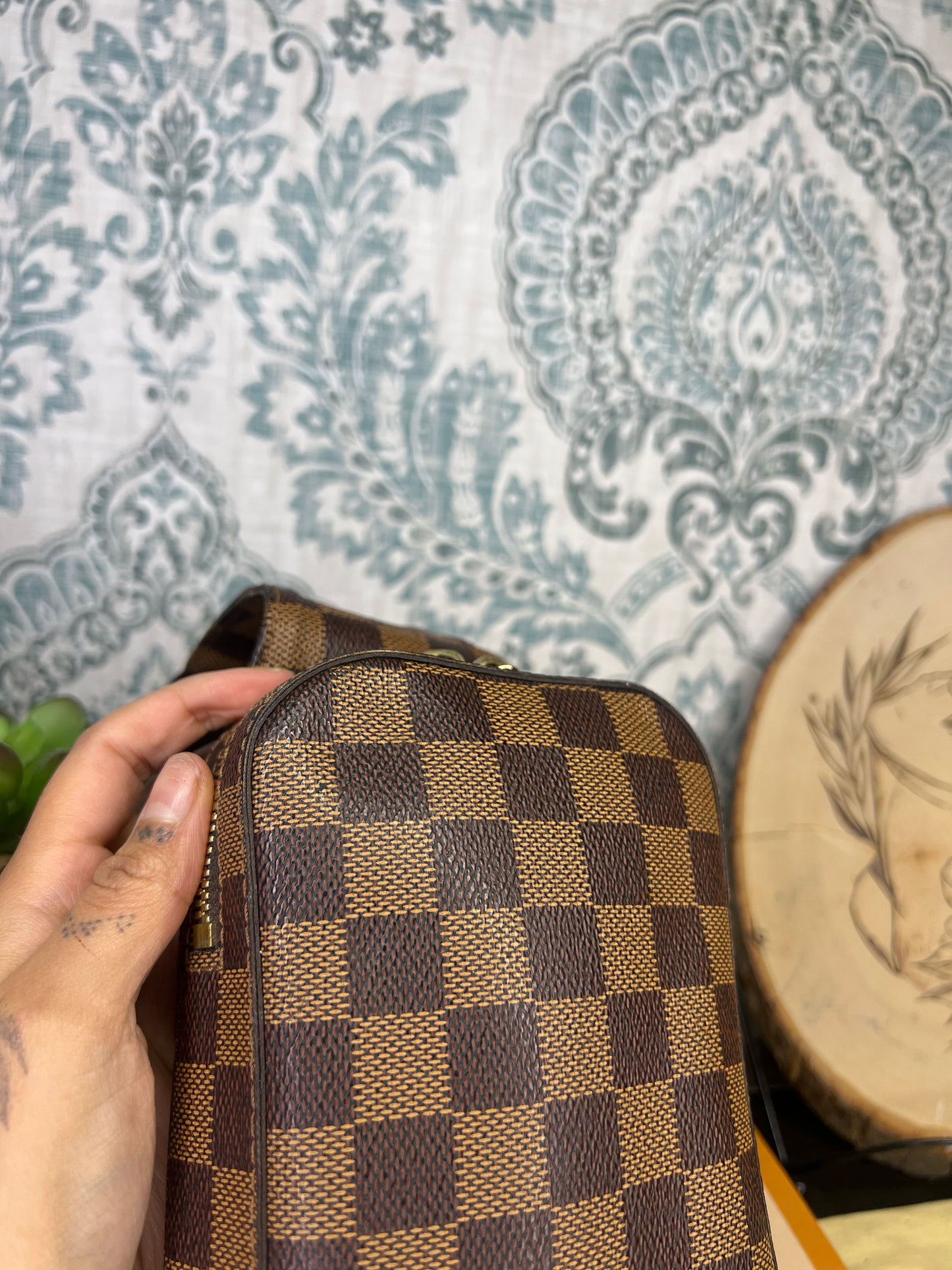 Louis Vuitton Geronimo Sling Bag