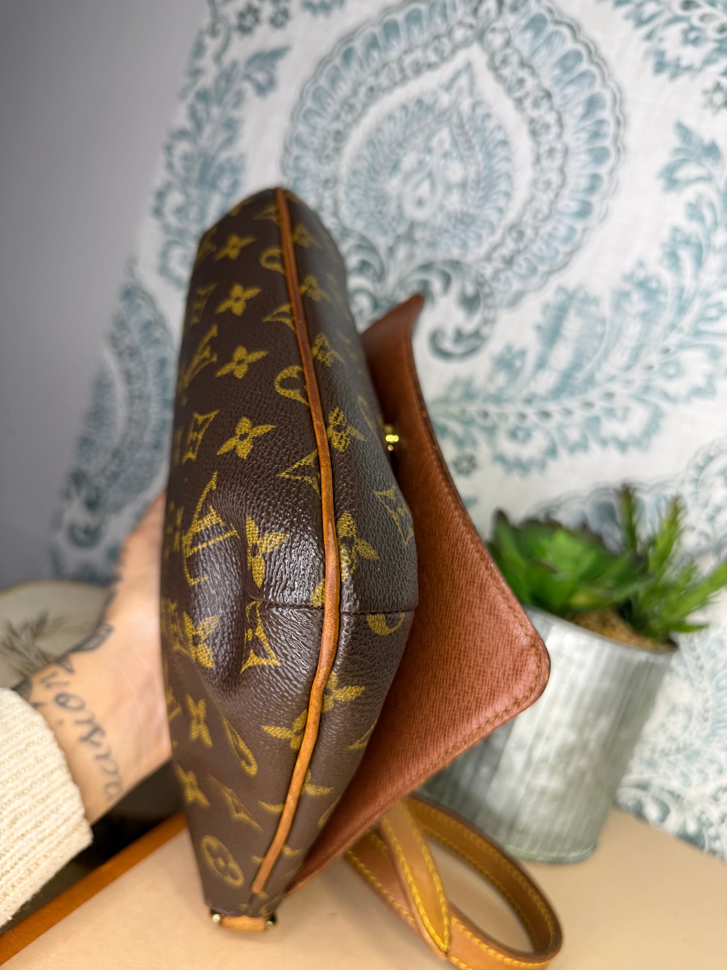 Louis Vuitton Musette Tango (short strap version)