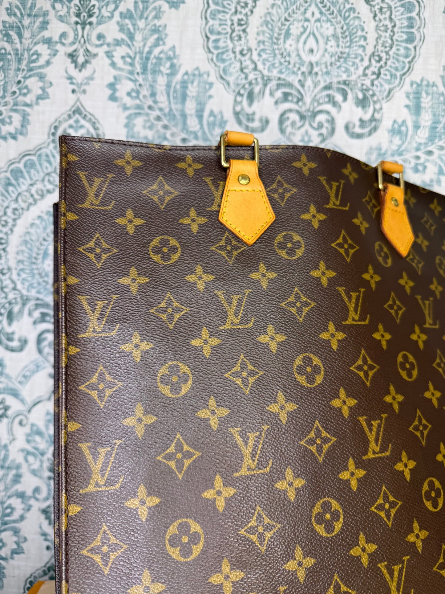 Louis Vuitton Sac Plat