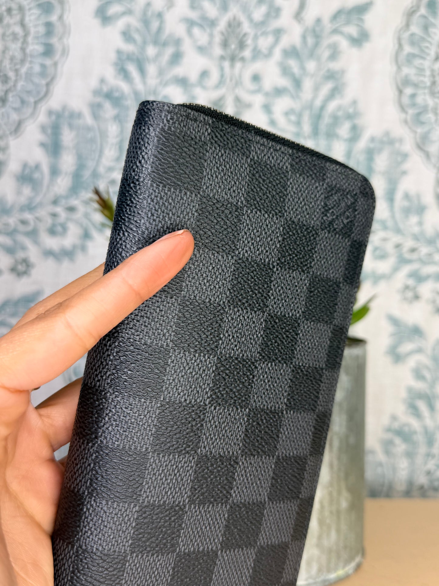 Louis Vuitton Zippy Vertical Wallet