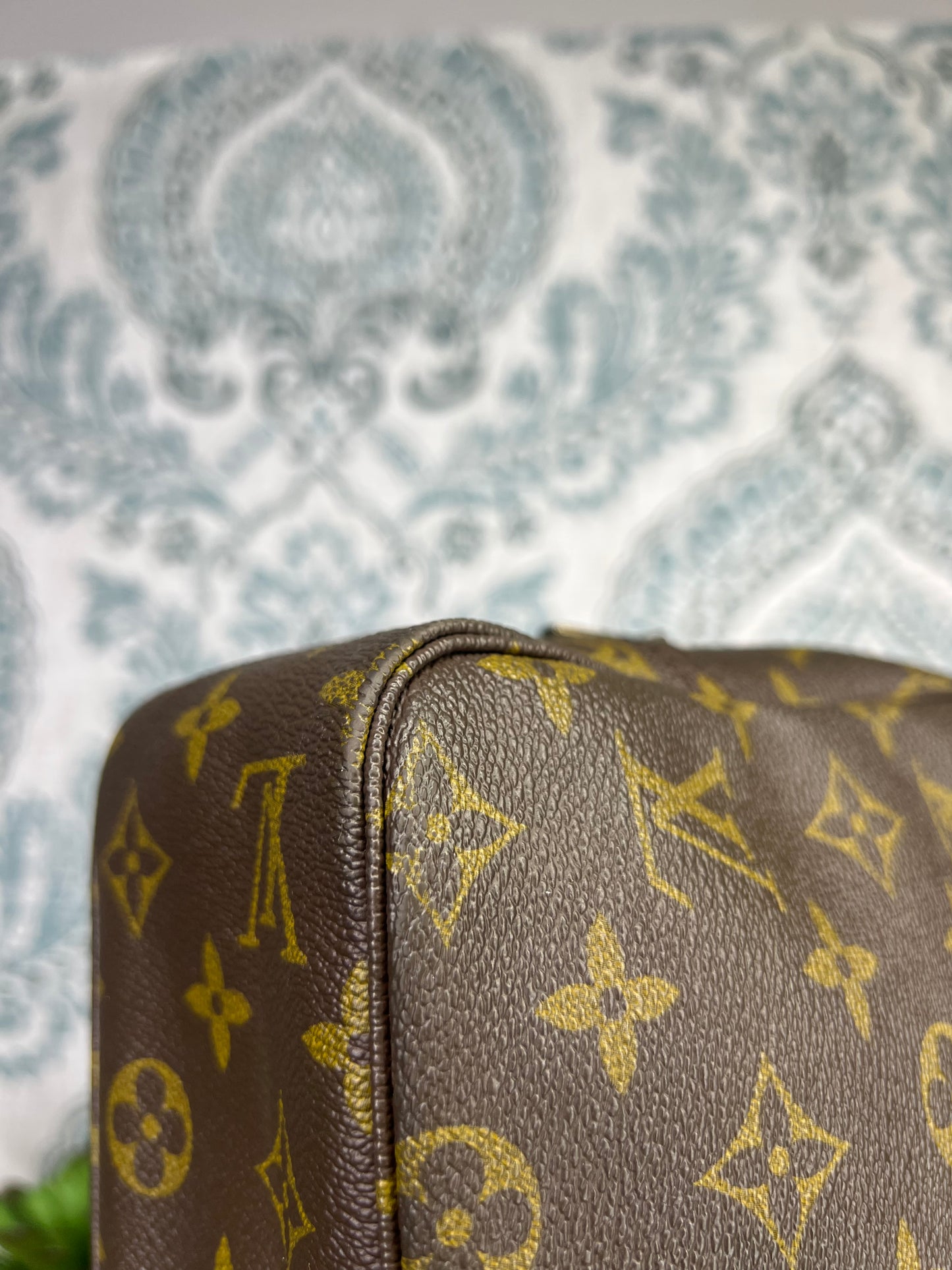 Louis Vuitton Trousse 28