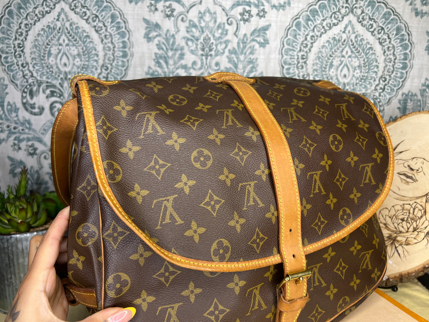 Louis Vuitton Saumur 35