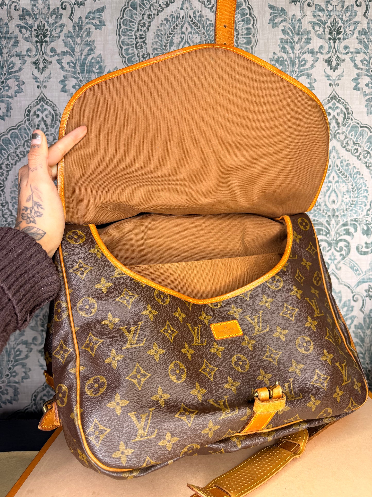 Louis Vuitton Saumur 35