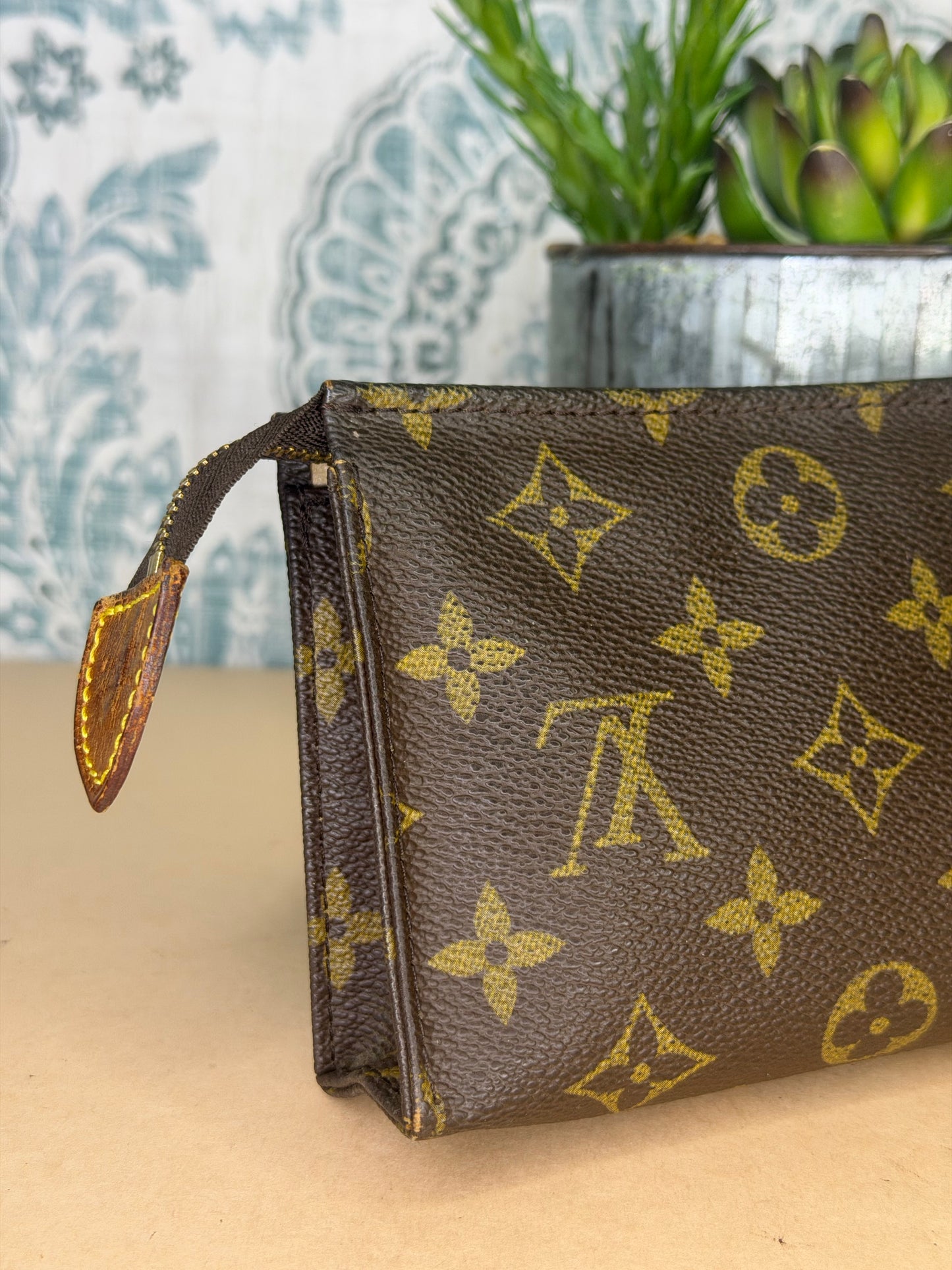 Louis Vuitton Toiletry 15