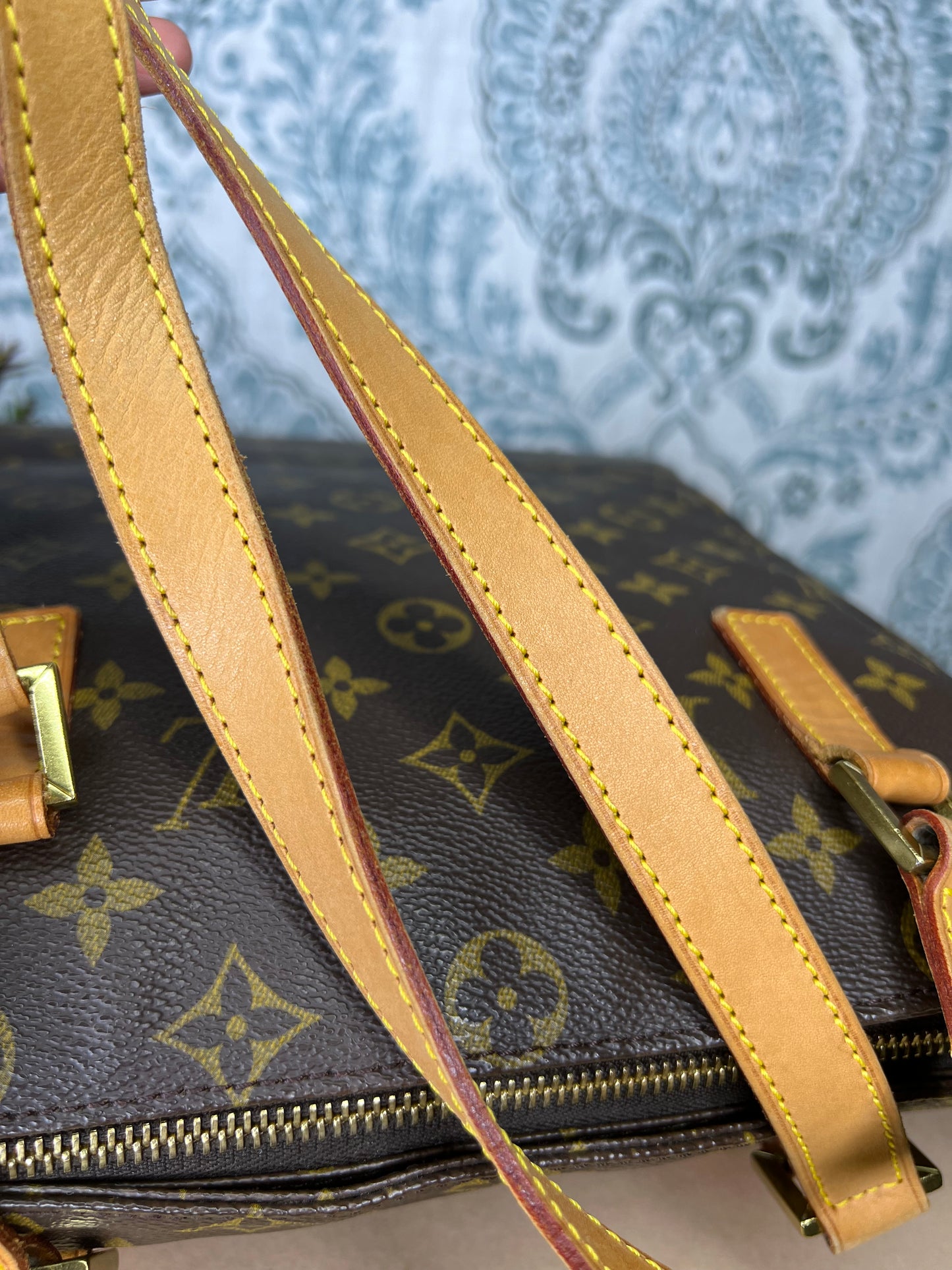 Louis Vuitton Cabas Mezzo
