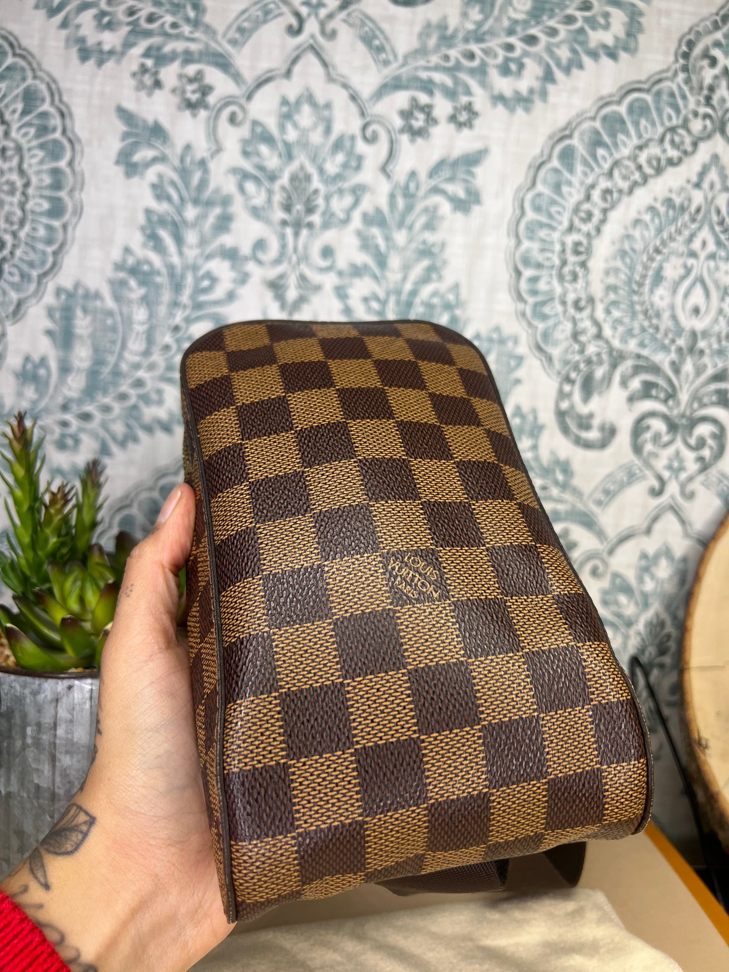 Louis Vuitton Geronimo Sling Bag