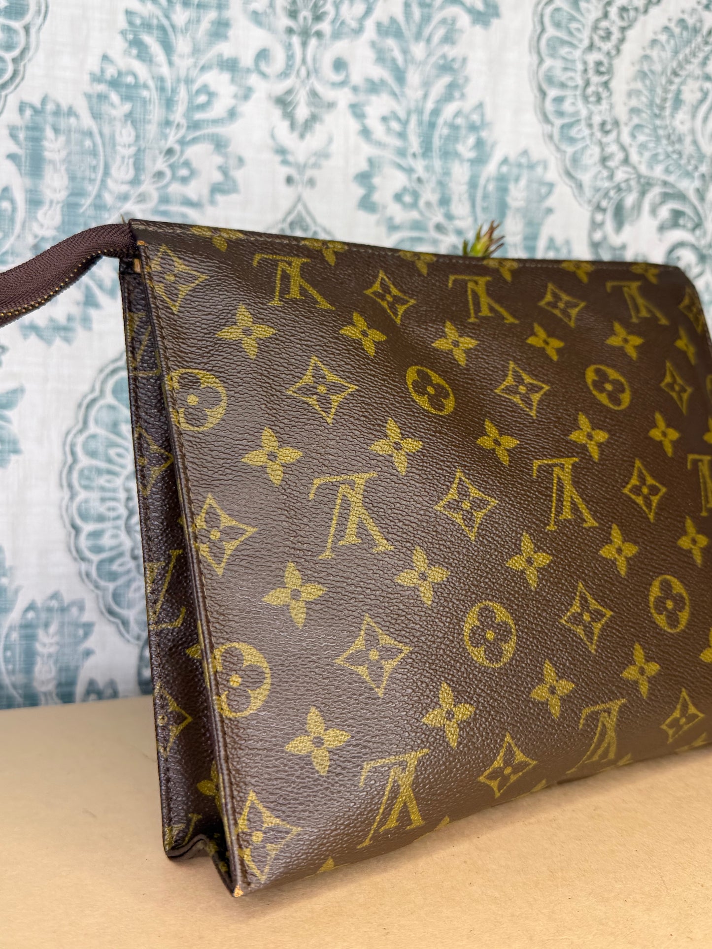Louis Vuitton Toiletry 26