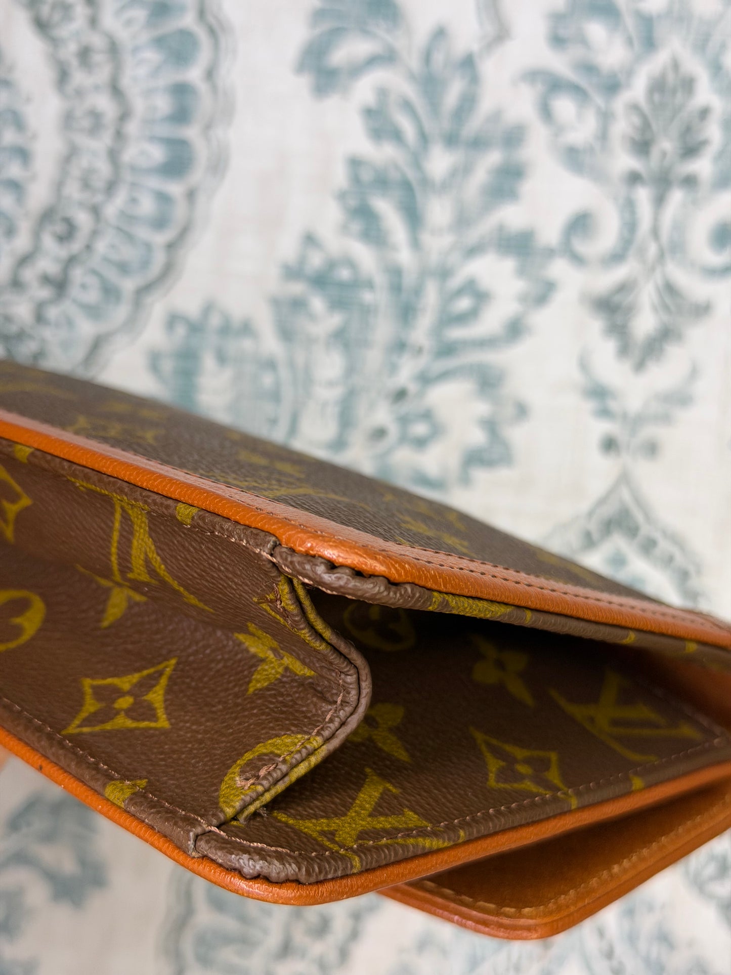 Louis Vuitton Pochette Dame PM Clutch