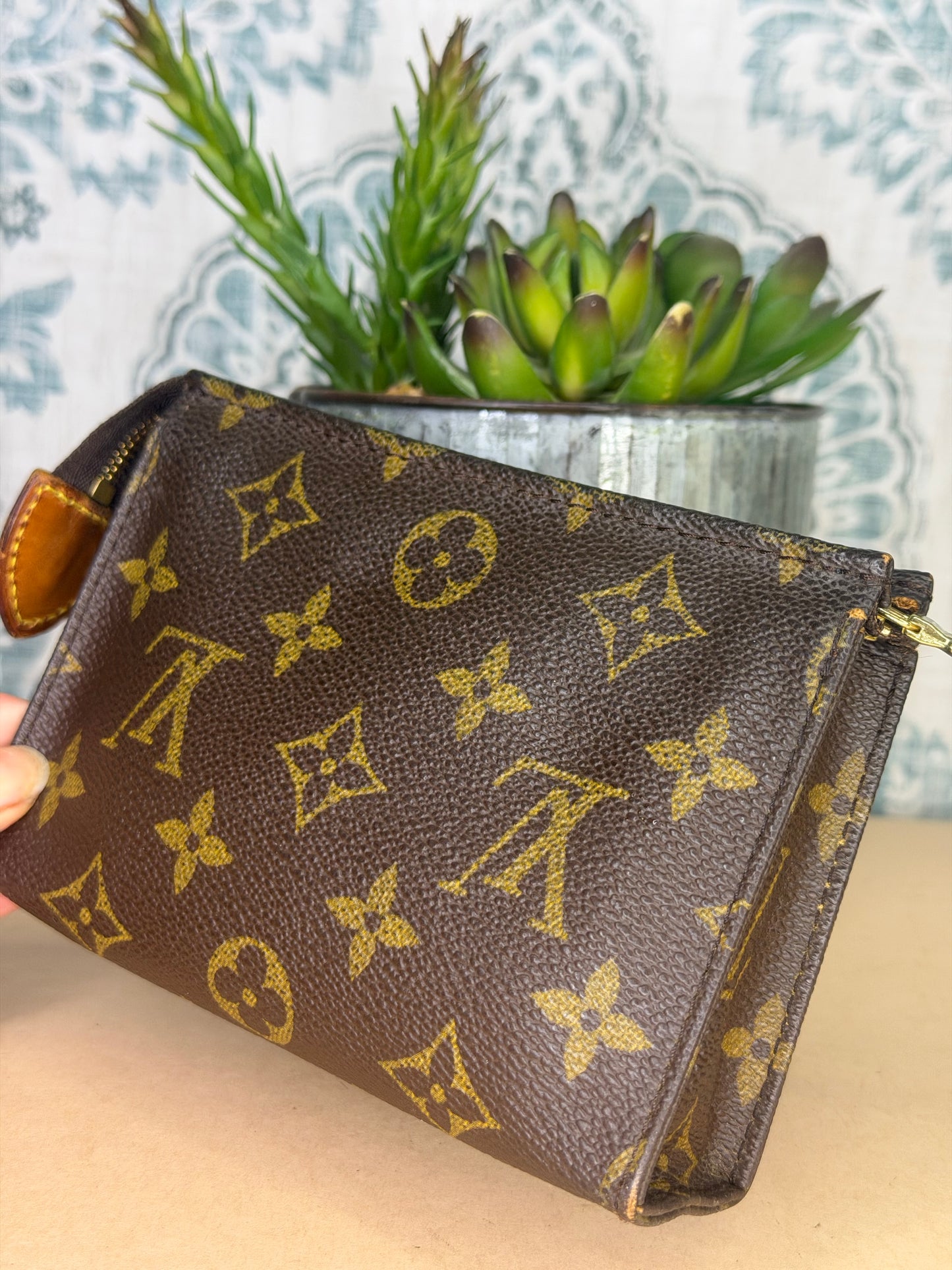Louis Vuitton Toiletry 15