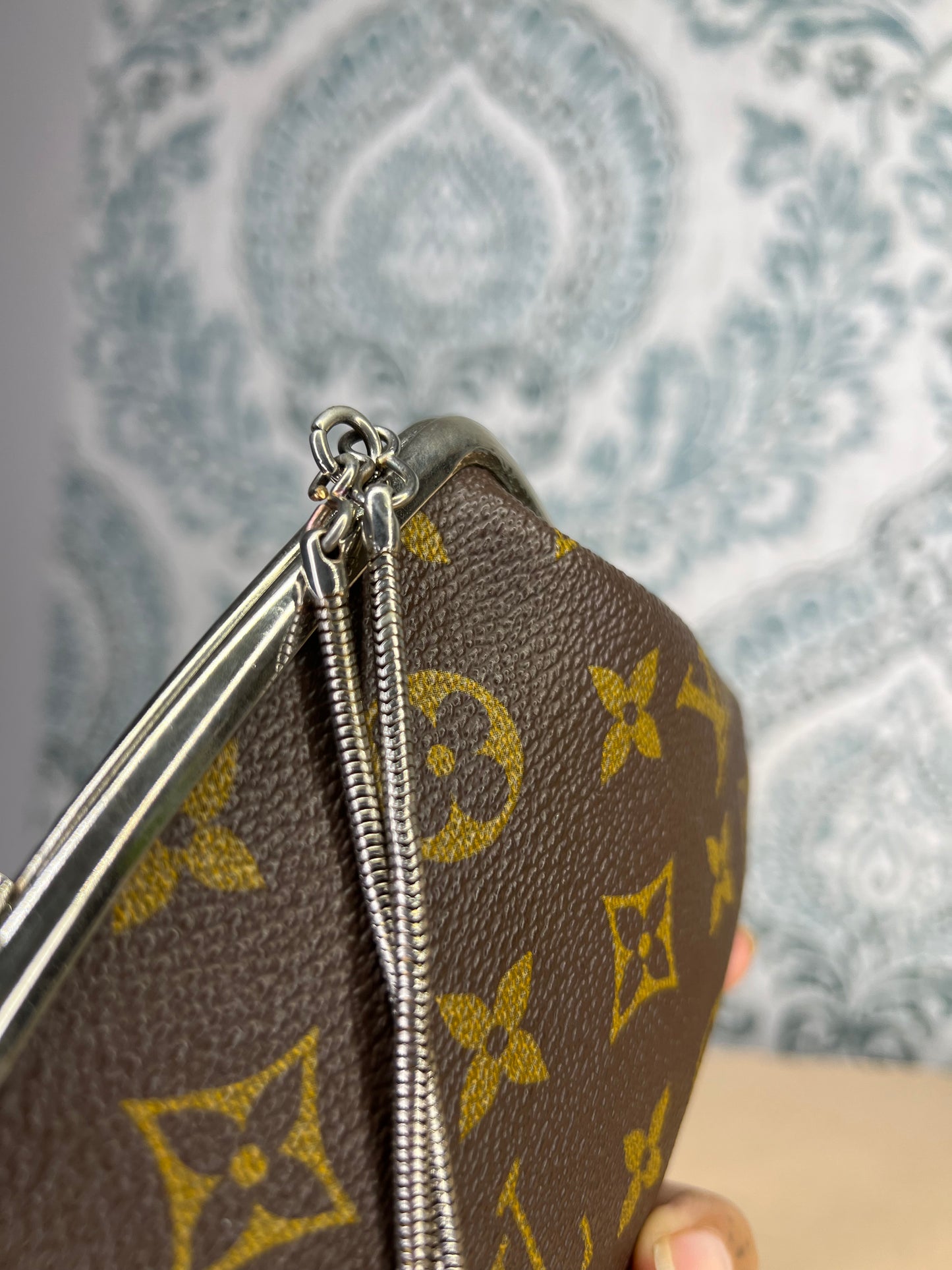 Louis Vuitton Kisslock Wristlet