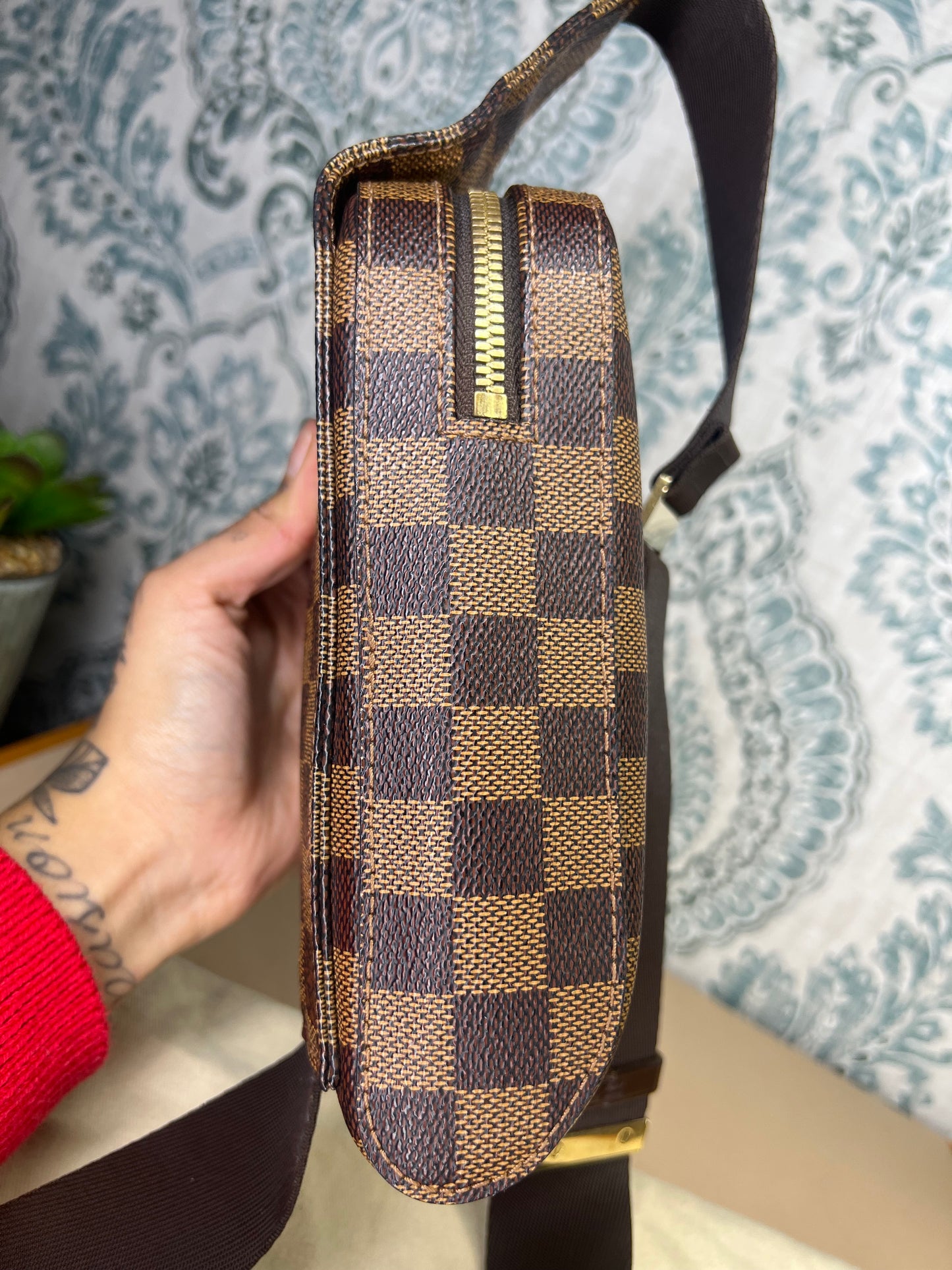 Louis Vuitton Geronimo Sling Bag