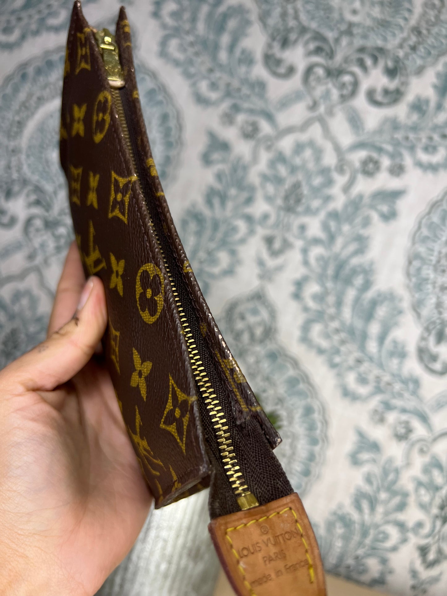 Louis Vuitton Bucket GM Pouch