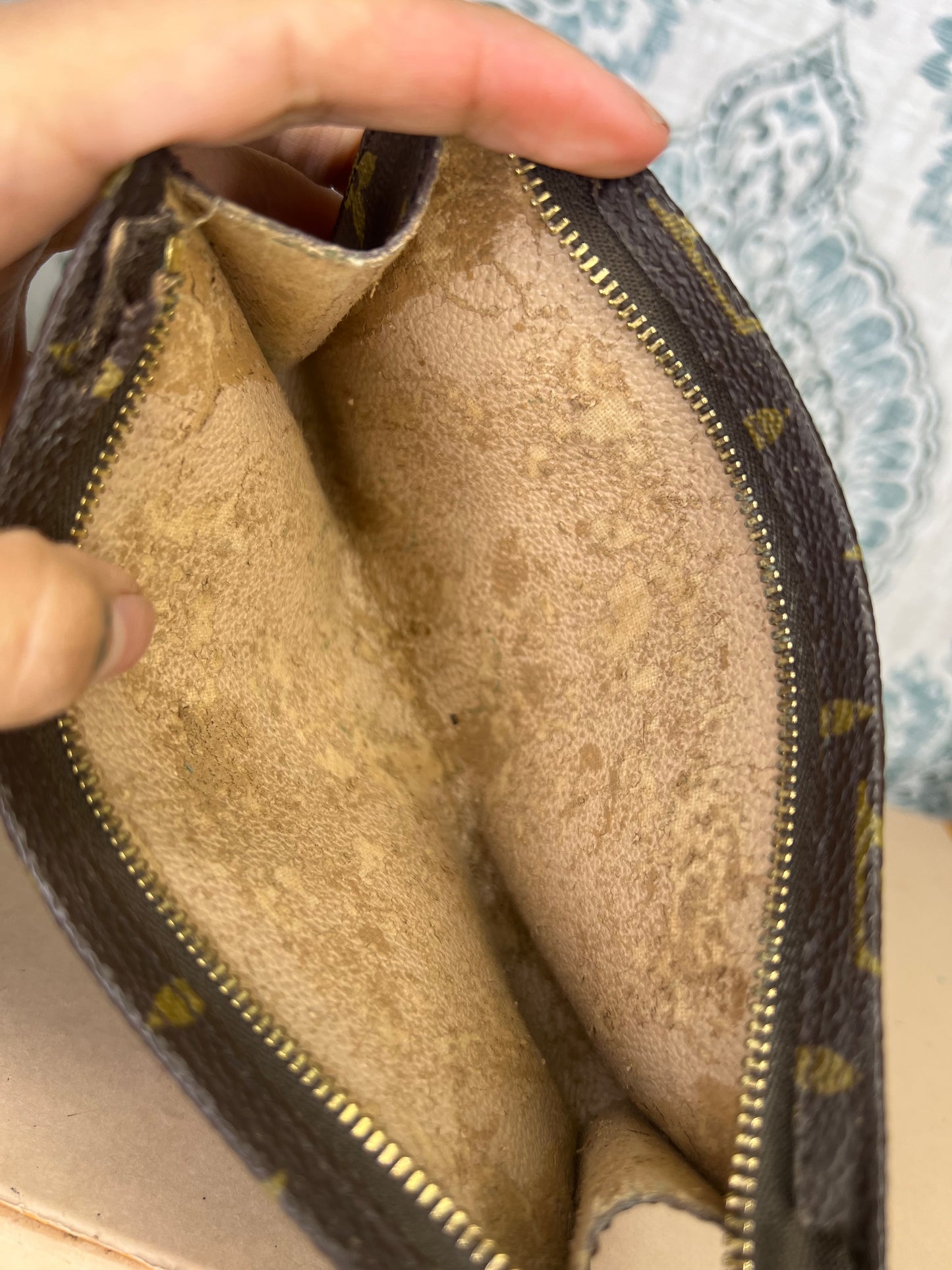 Louis Vuitton Bucket Pouch PM (damaged)