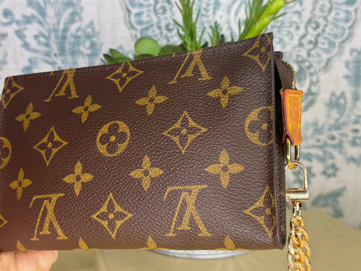 Louis Vuitton Bucket PM Pochette