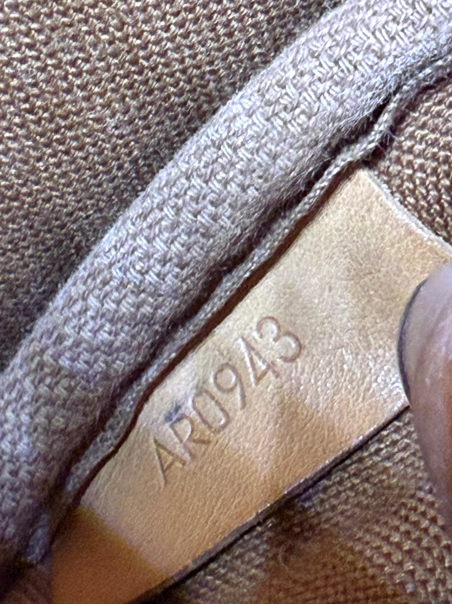 Louis Vuitton Saumur 30