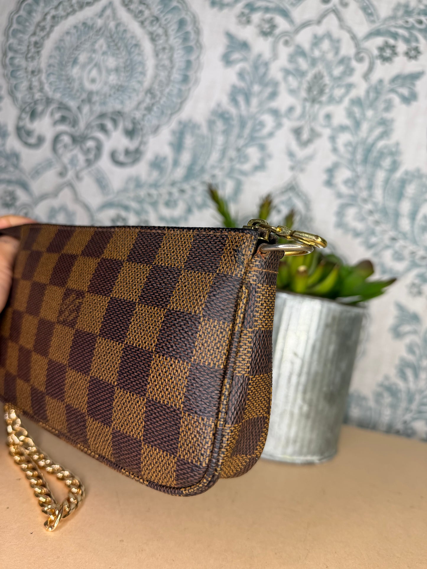 Louis Vuitton Damier Ebene Bucket Pochette