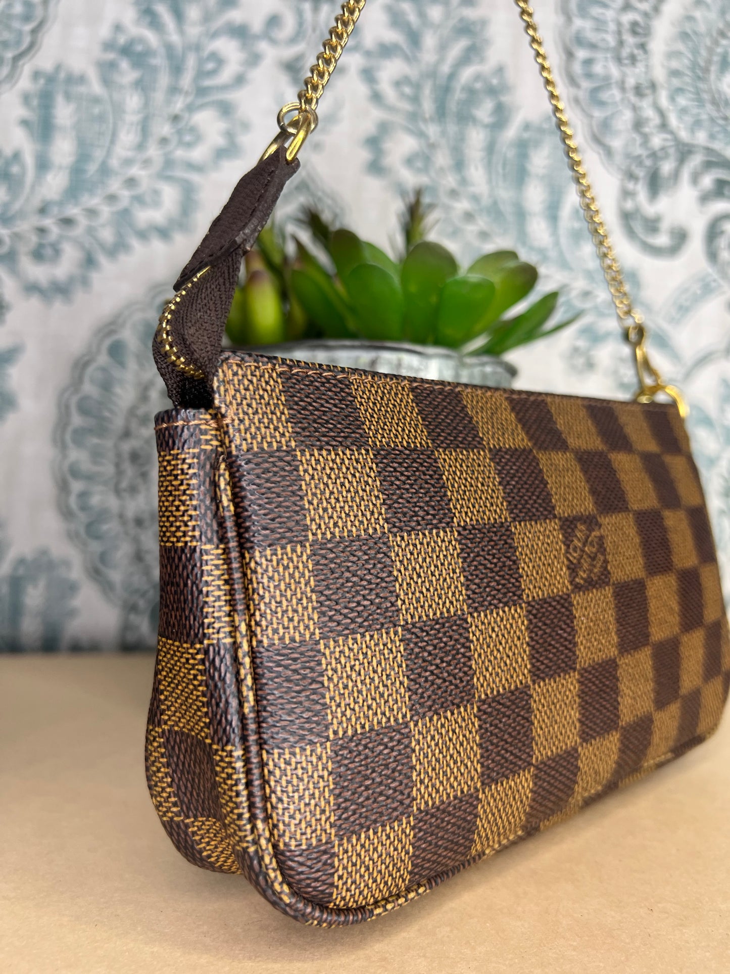 Louis Vuitton Damier Ebene Bucket Pochette