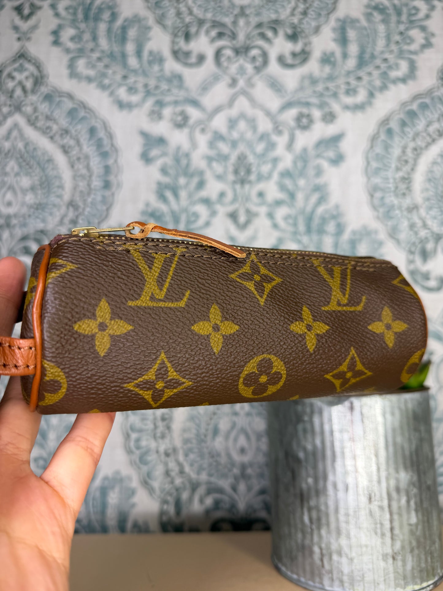 Louis Vuitton Trousse Ronde