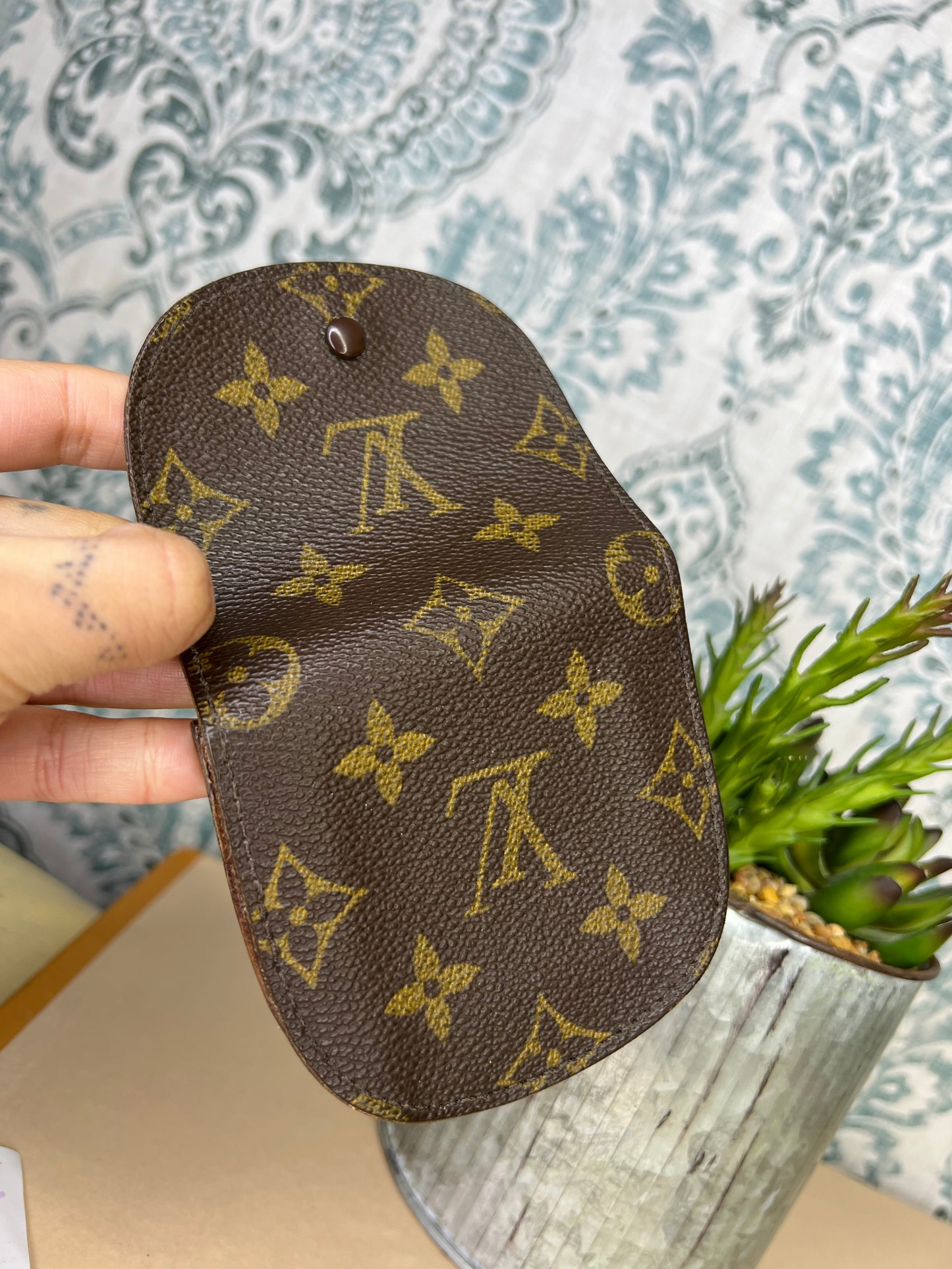 Louis Vuitton Porte Monnaie Gousset Coin / Card Case