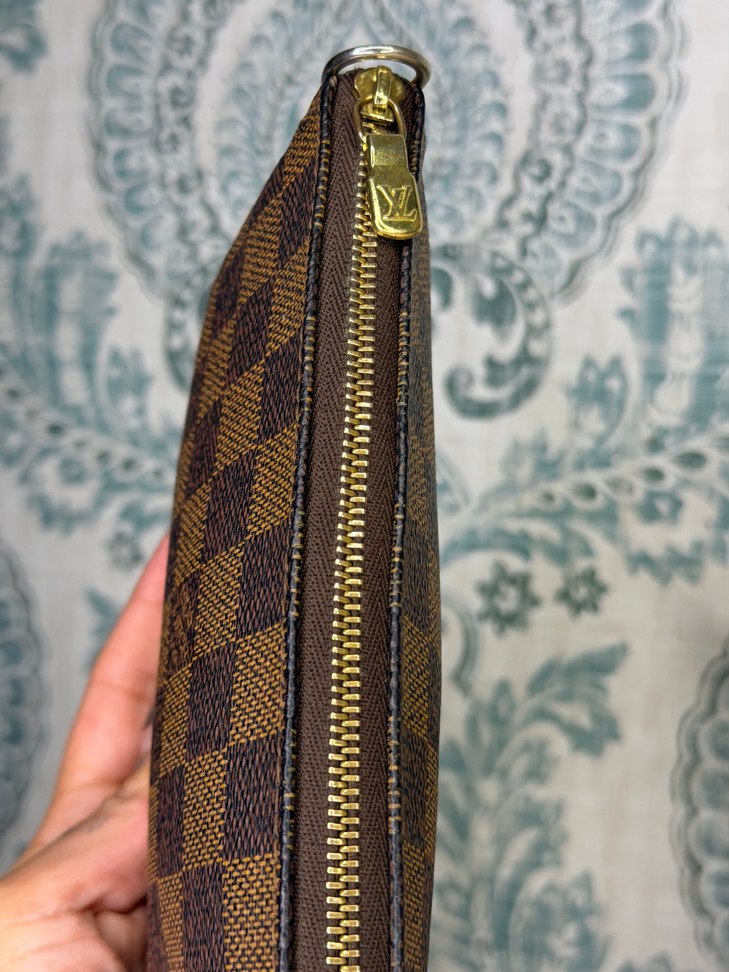 Louis Vuitton Damier Ebene Bucket Pochette