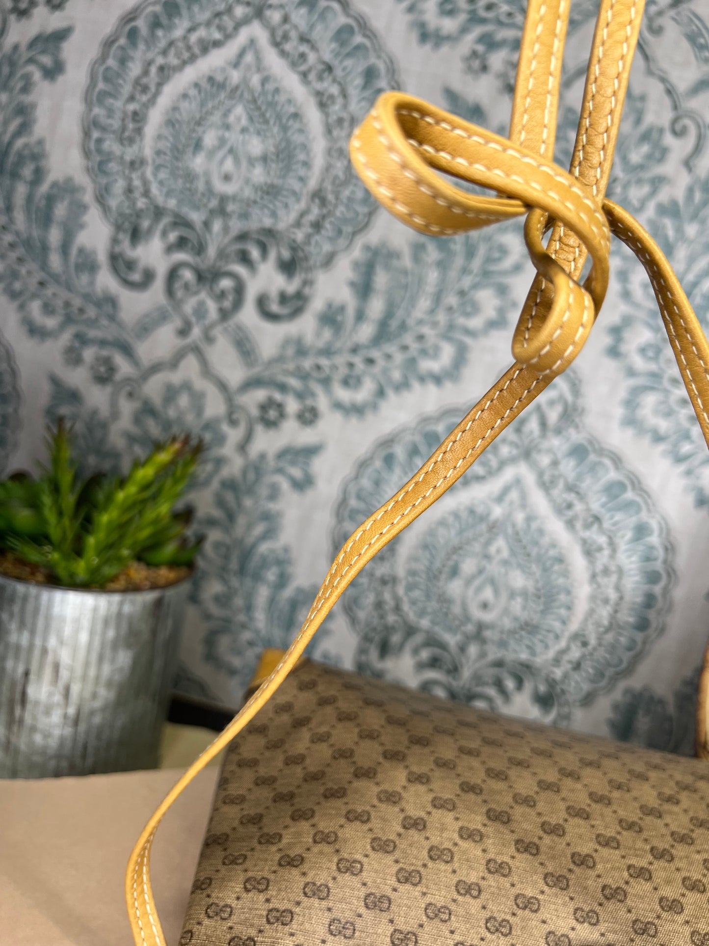 Micro Gucci Tan Vintage Crossbody