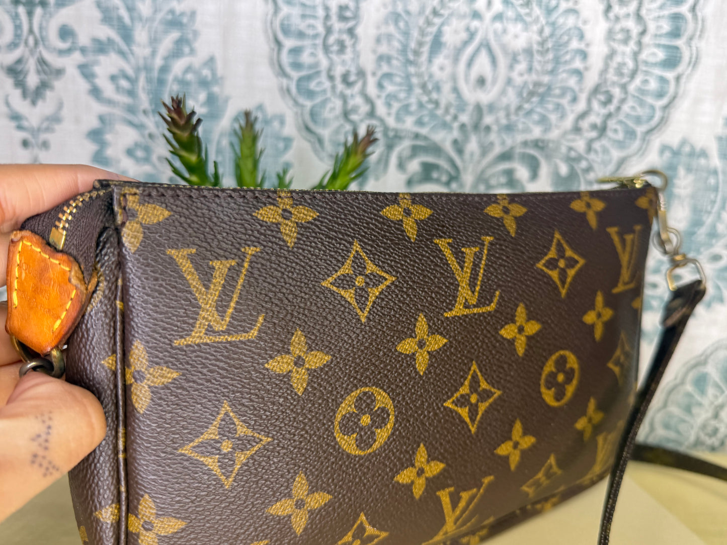 Louis Vuitton Pochette Accessories with Monogram Strap