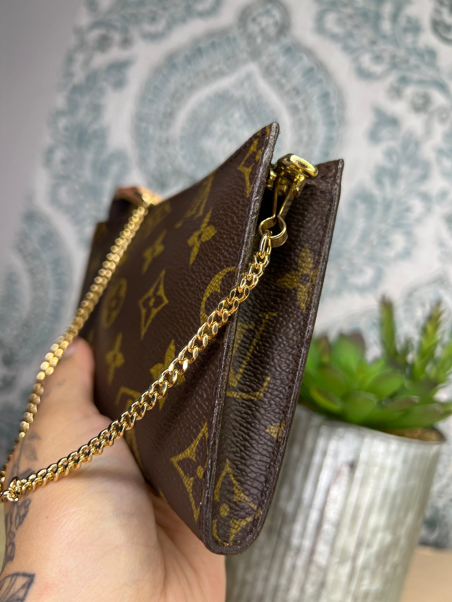 Louis Vuitton Monogram Bucket PM Pochette