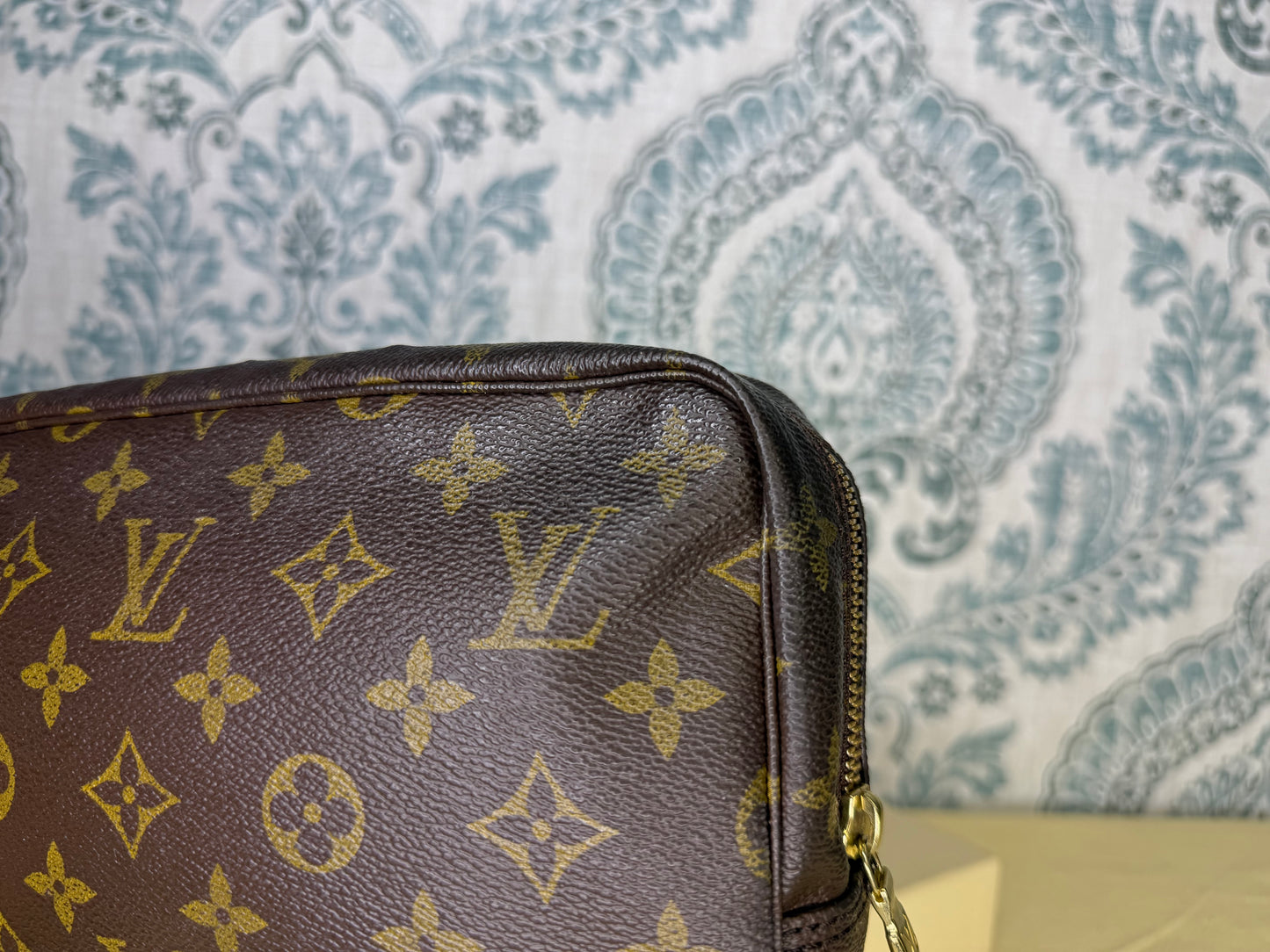 Louis Vuitton Trousse 23